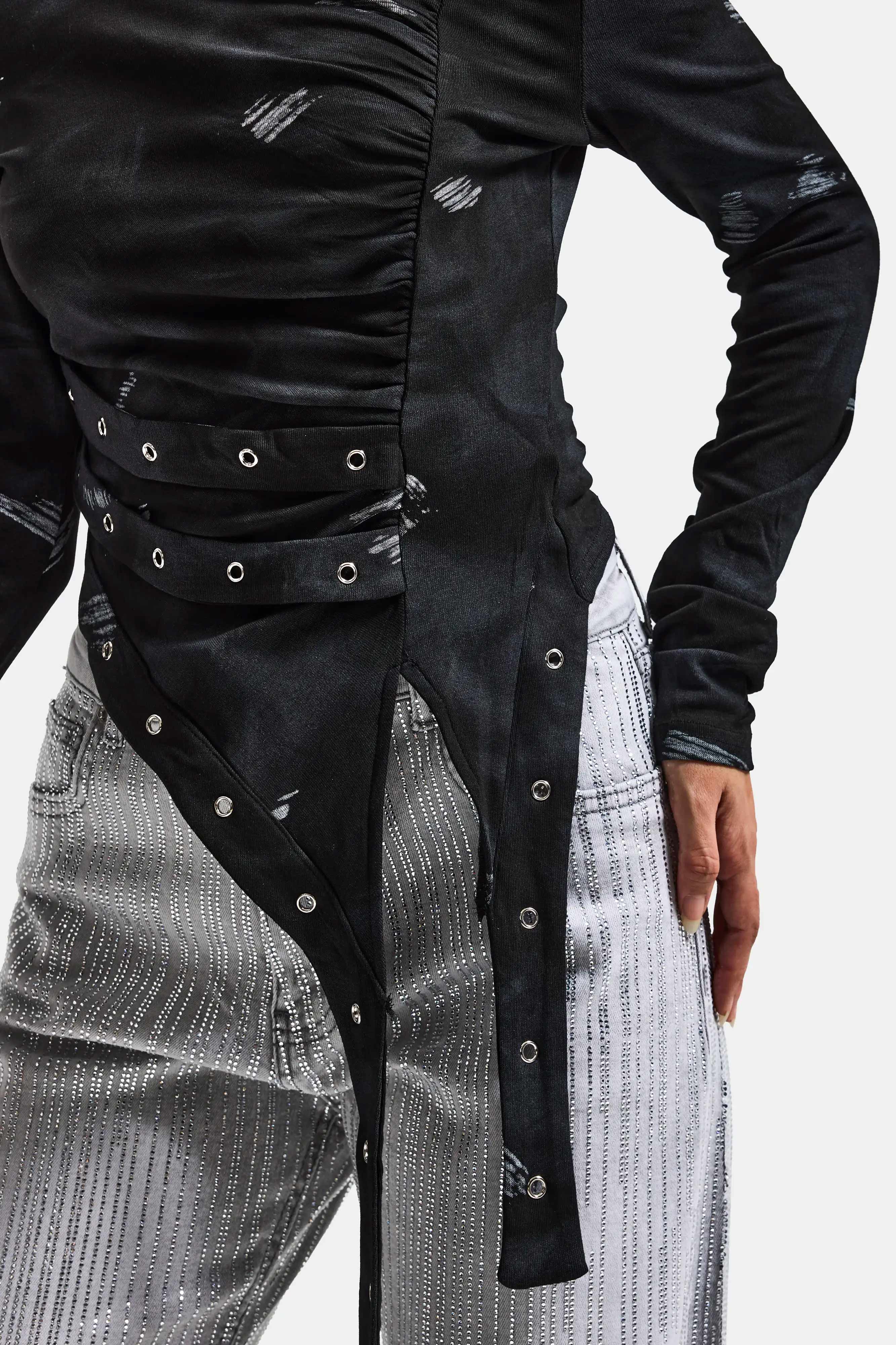 Kadın Siyah w5 Omzu Açık Parça Detaylı Özel Tasarım Bluz