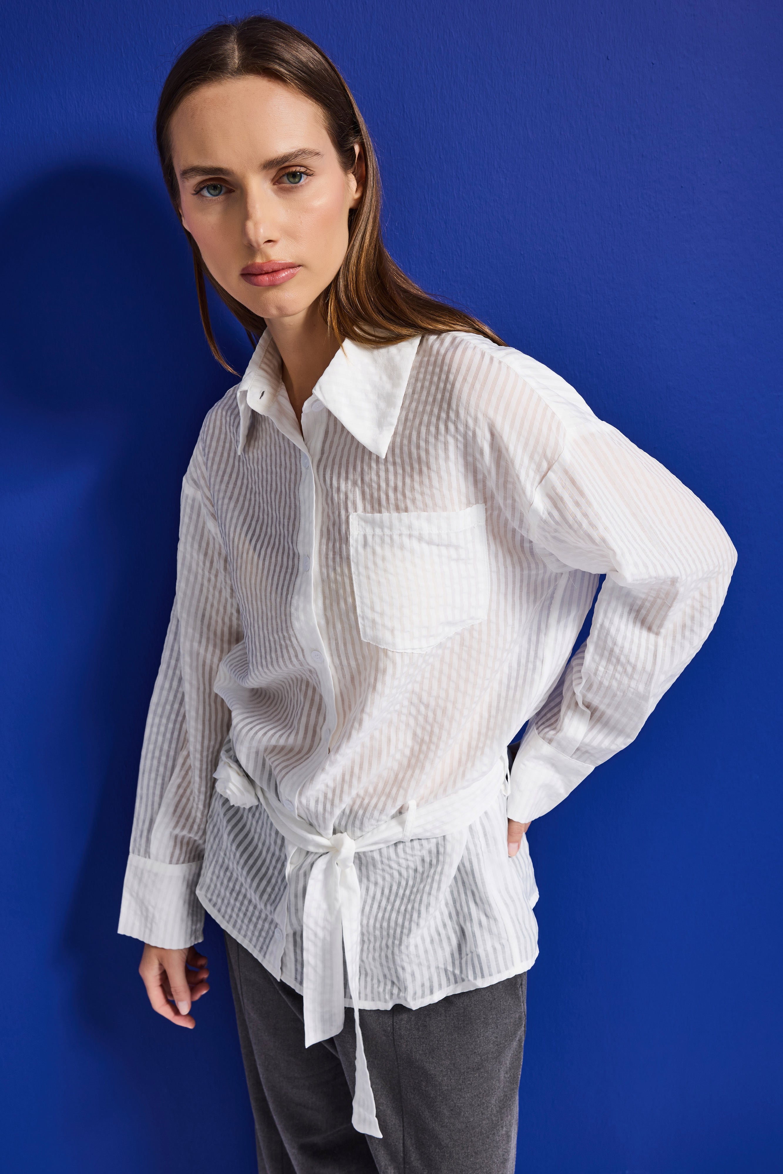 Kadın Beyaz w5 Oversize Kemer Detaylı Özel Kumaş Tasarım Gömlek