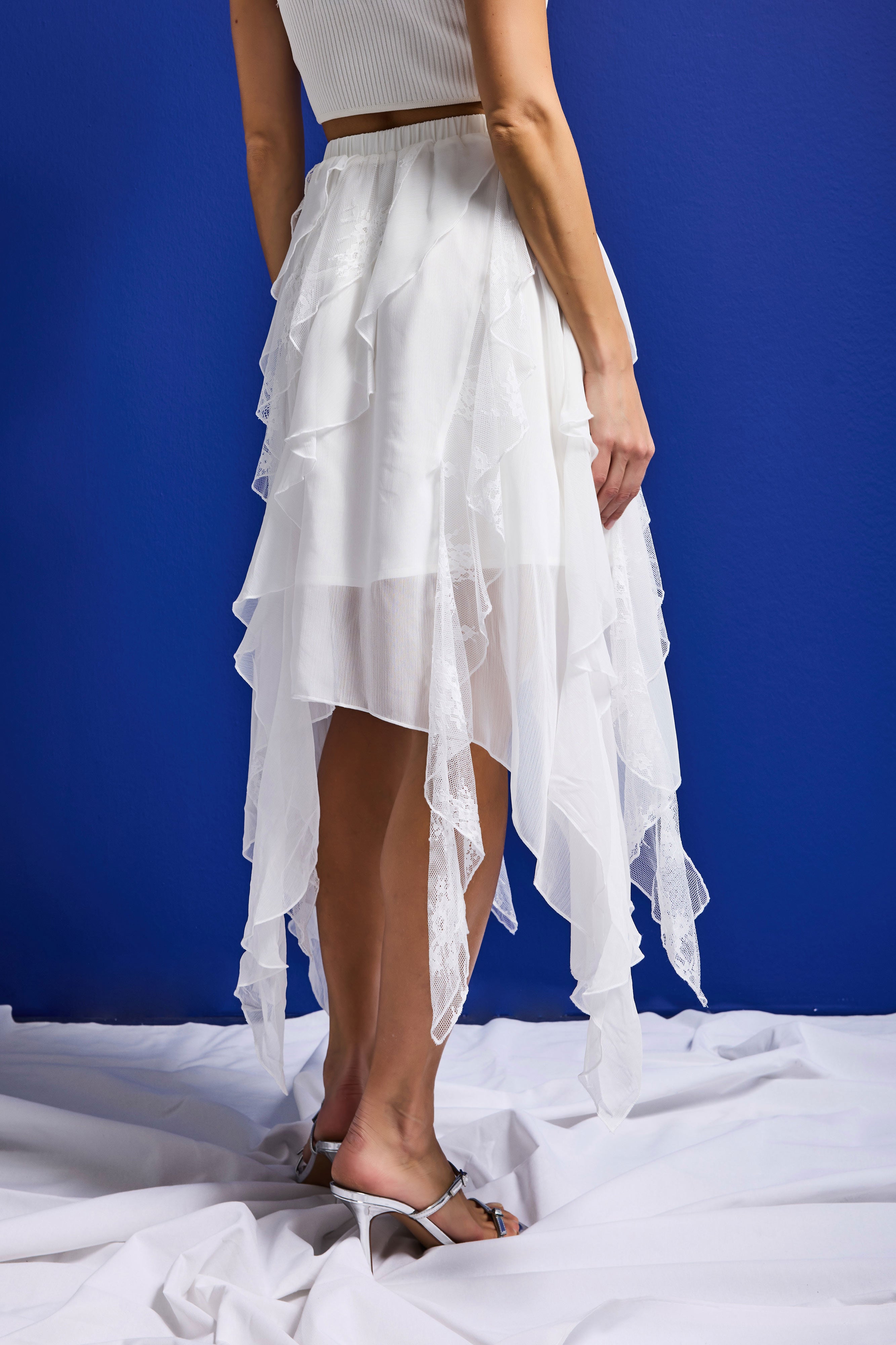 Kadın Beyaz w5 Asimetrik Kesim Dantel Tül Detaylı Özel Tasarım Etek