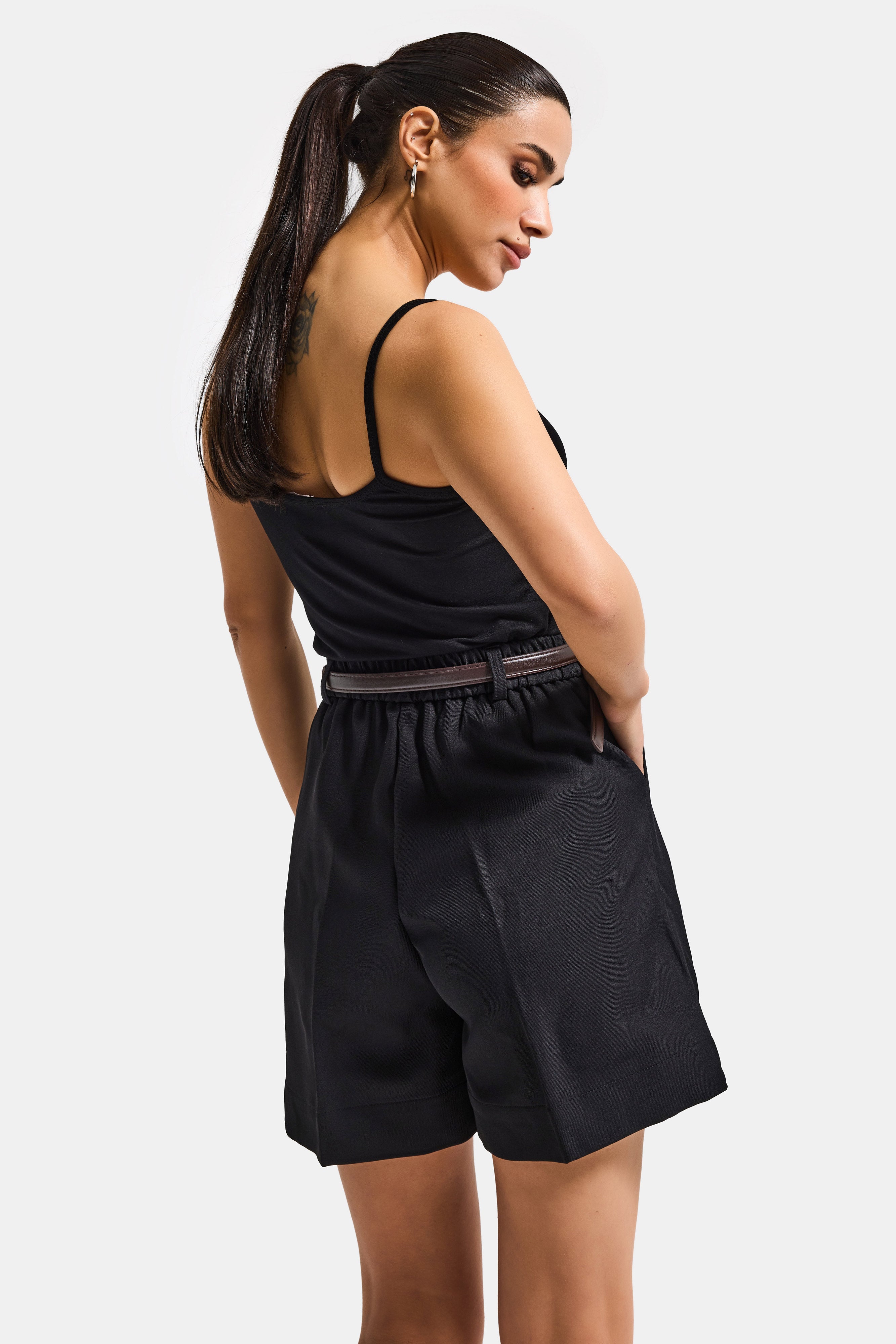 Kadın Siyah w5 Kemerli Pileli Organik Koton Kumaş Midi Boy Şort