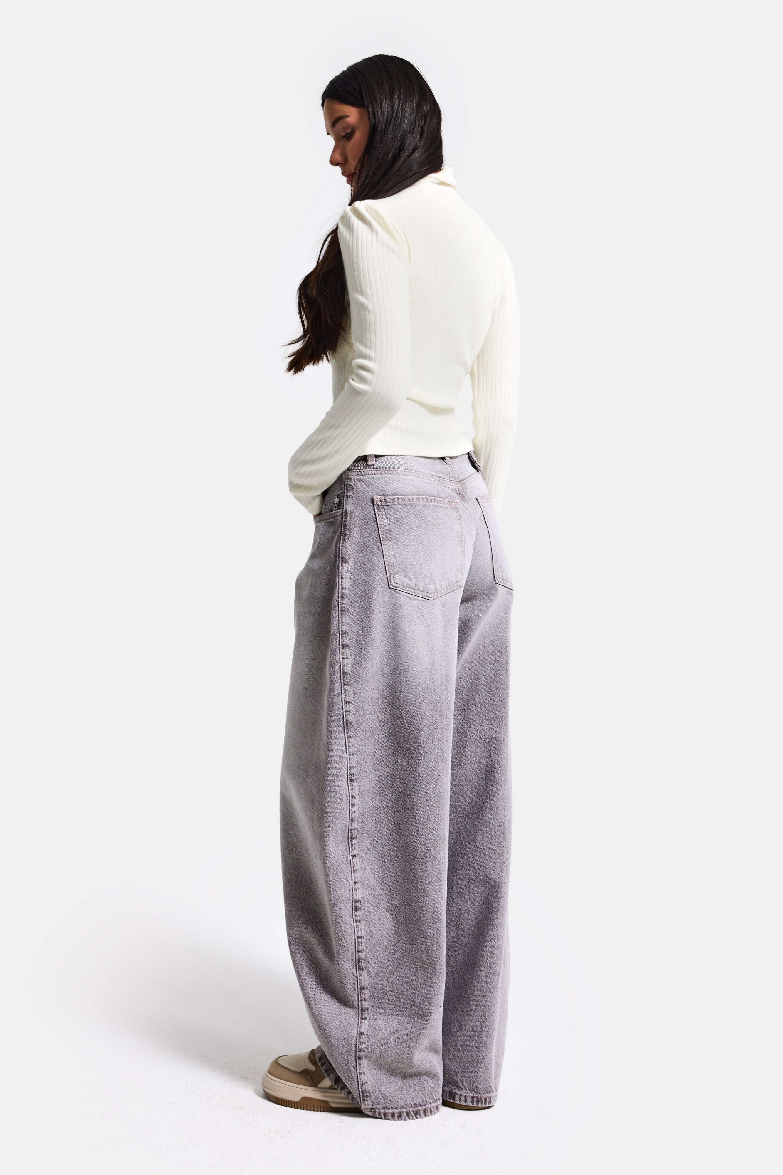 Kadın Beyaz w5 Asimetrik Kesim Fermuar Detaylı Özel Tasarım Crop Top