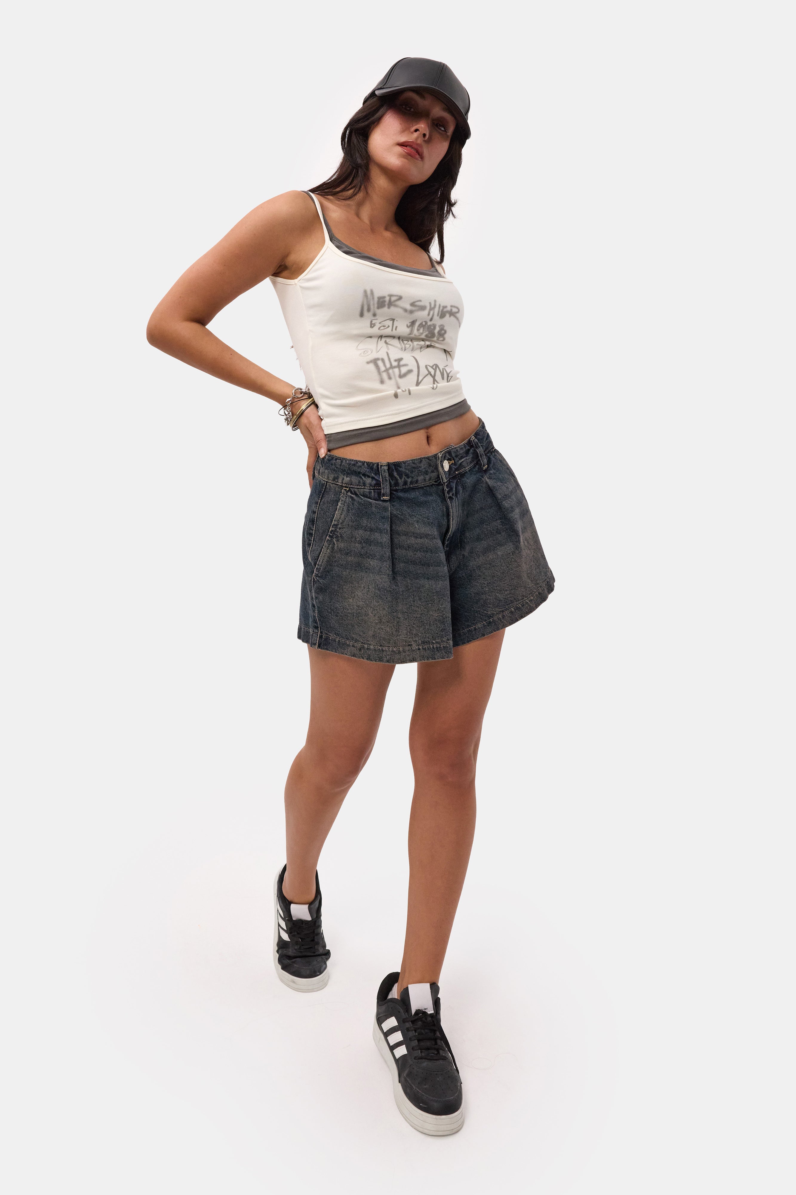 Kadın Koyu Kot 2s6 Mini Pileli Denim Şort