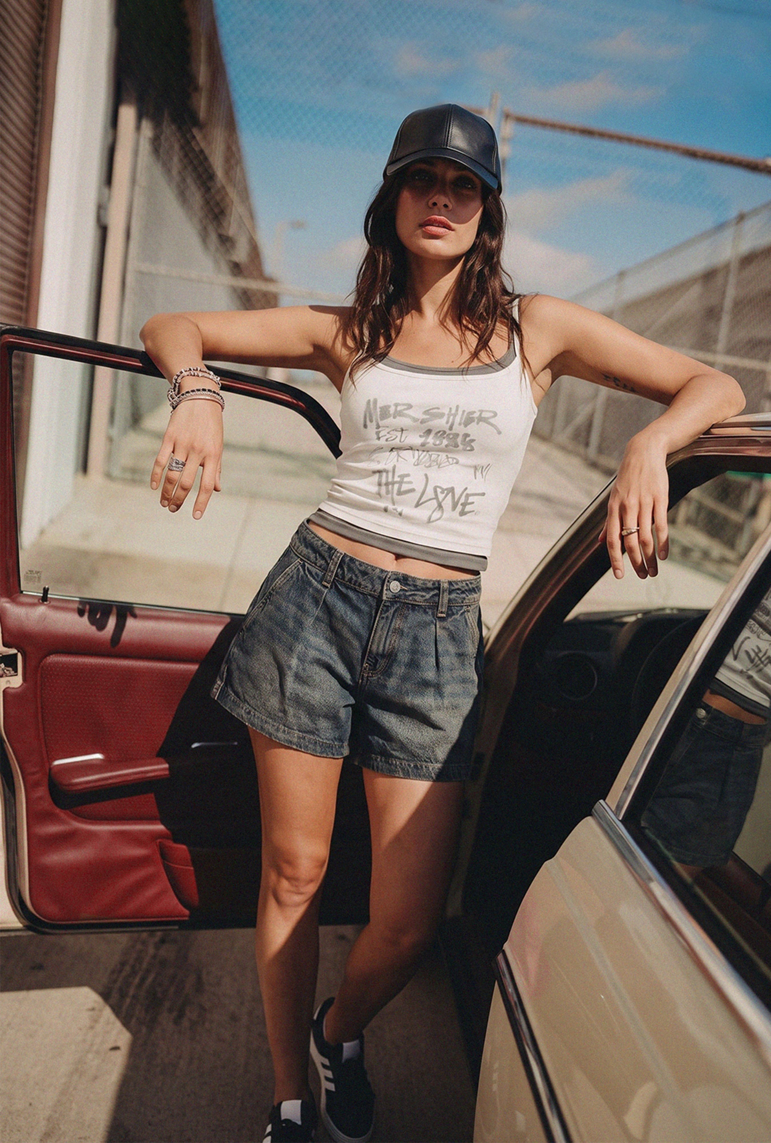 Kadın Koyu Kot 2s6 Mini Pileli Denim Şort