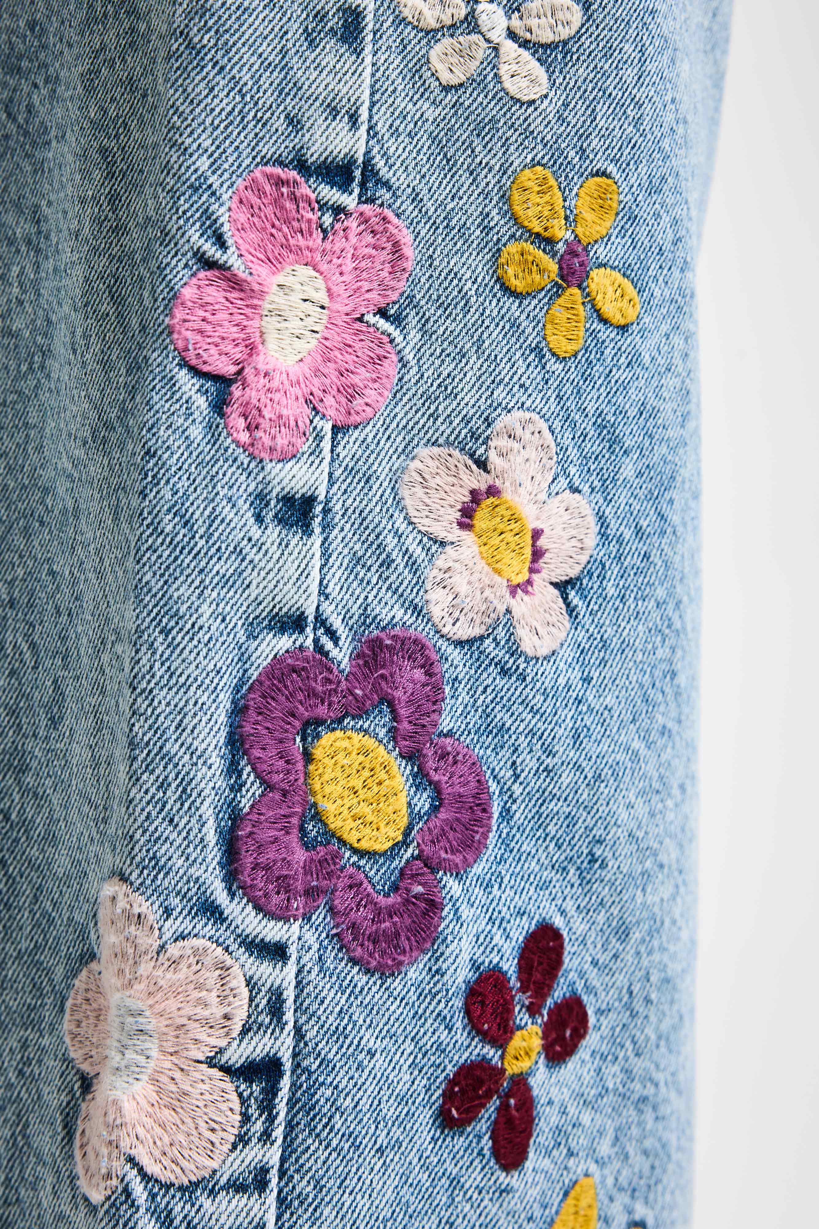 Women Snow Jeans Color Floral Embroidered Culotte Fit Design Denim