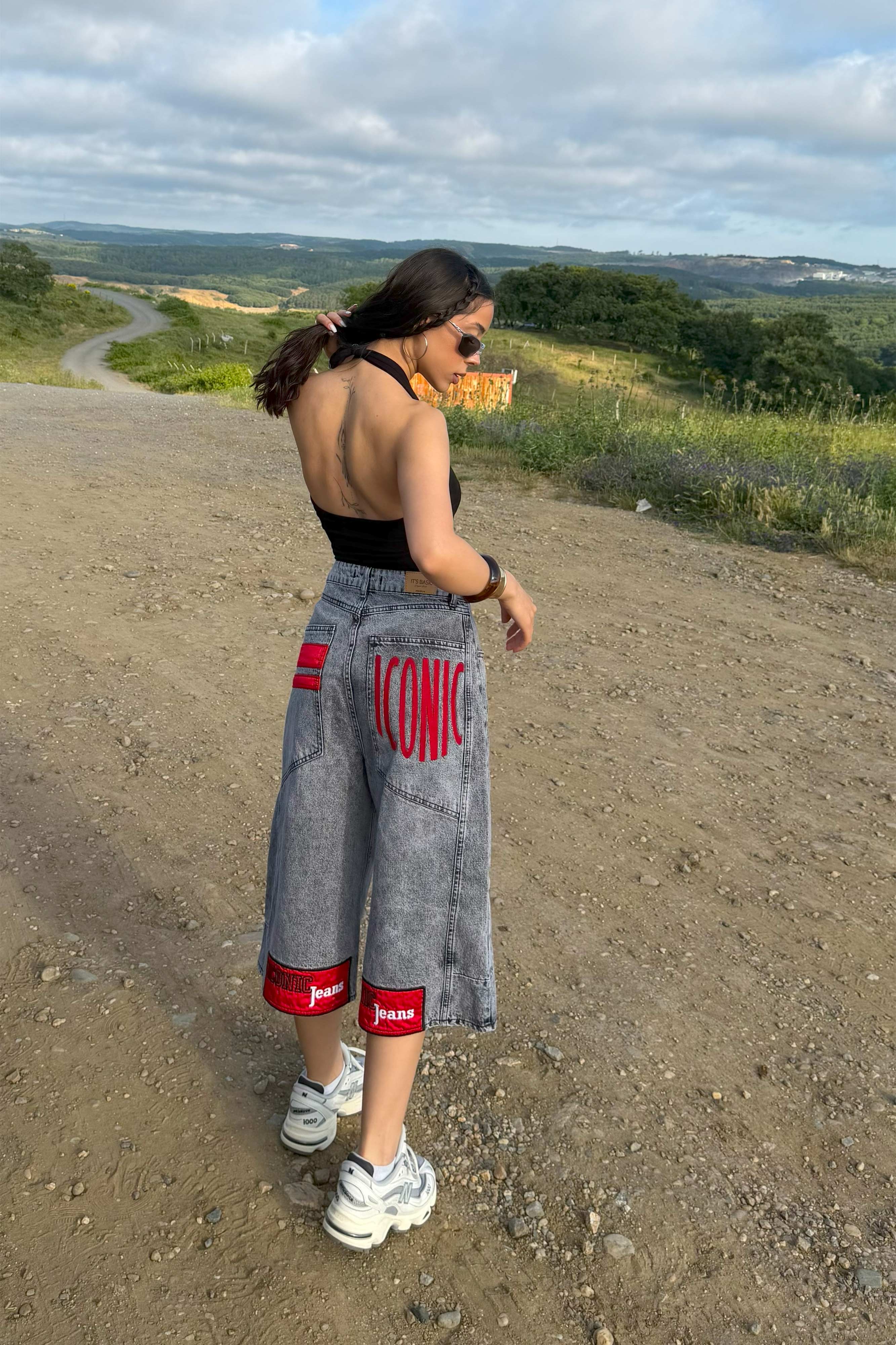 Kadın Gri Renk 4s6-13 Mega Baggy Fit Paça ve Cep Detaylı Özel Tasarım Denim Şort
