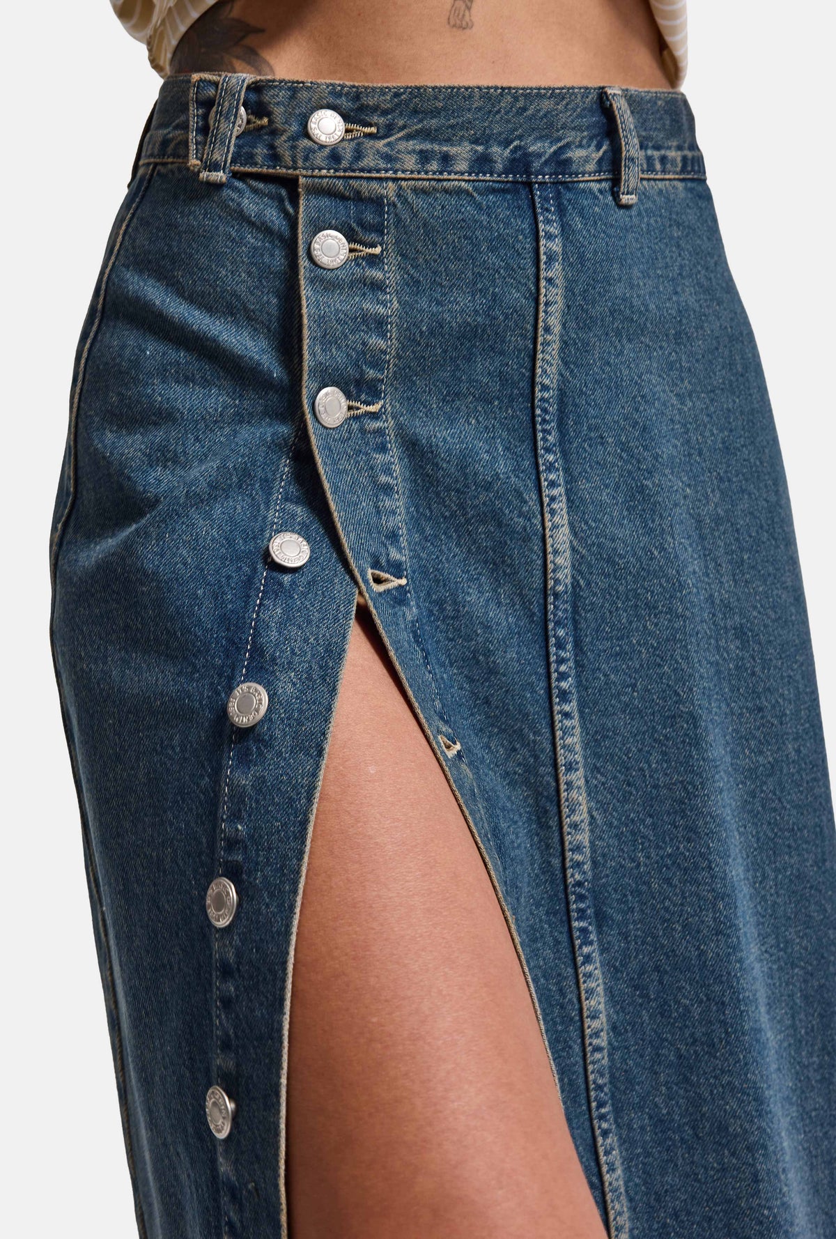 Kadın Tint Kot Rengi Tilia Önü Düğmeli Maxi Boy Denim Etek