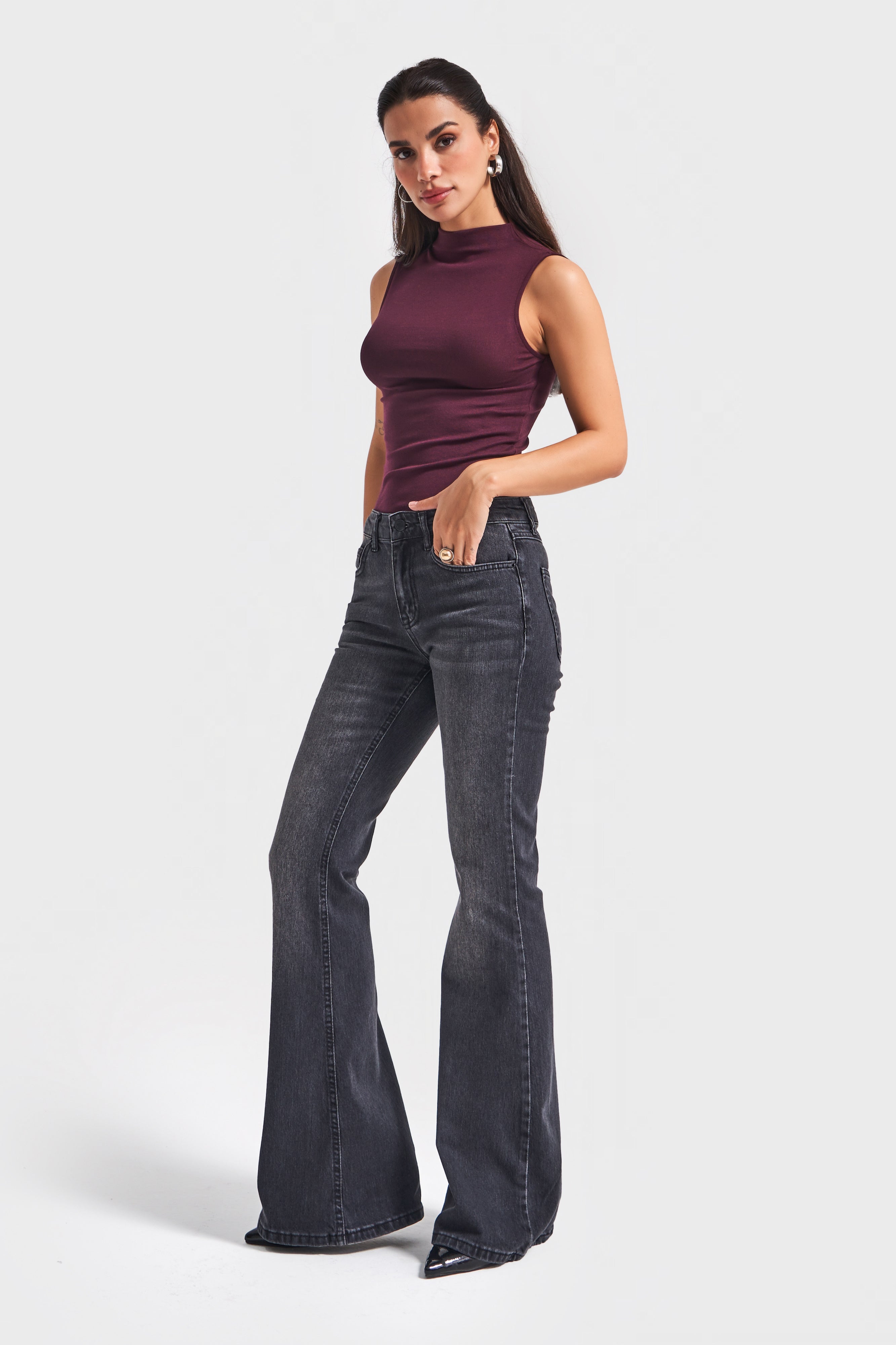 Women's Smoke Color 2w5-1 Midrise Flare Fit Inseam 83cm Stretch Fabric Denim Jean