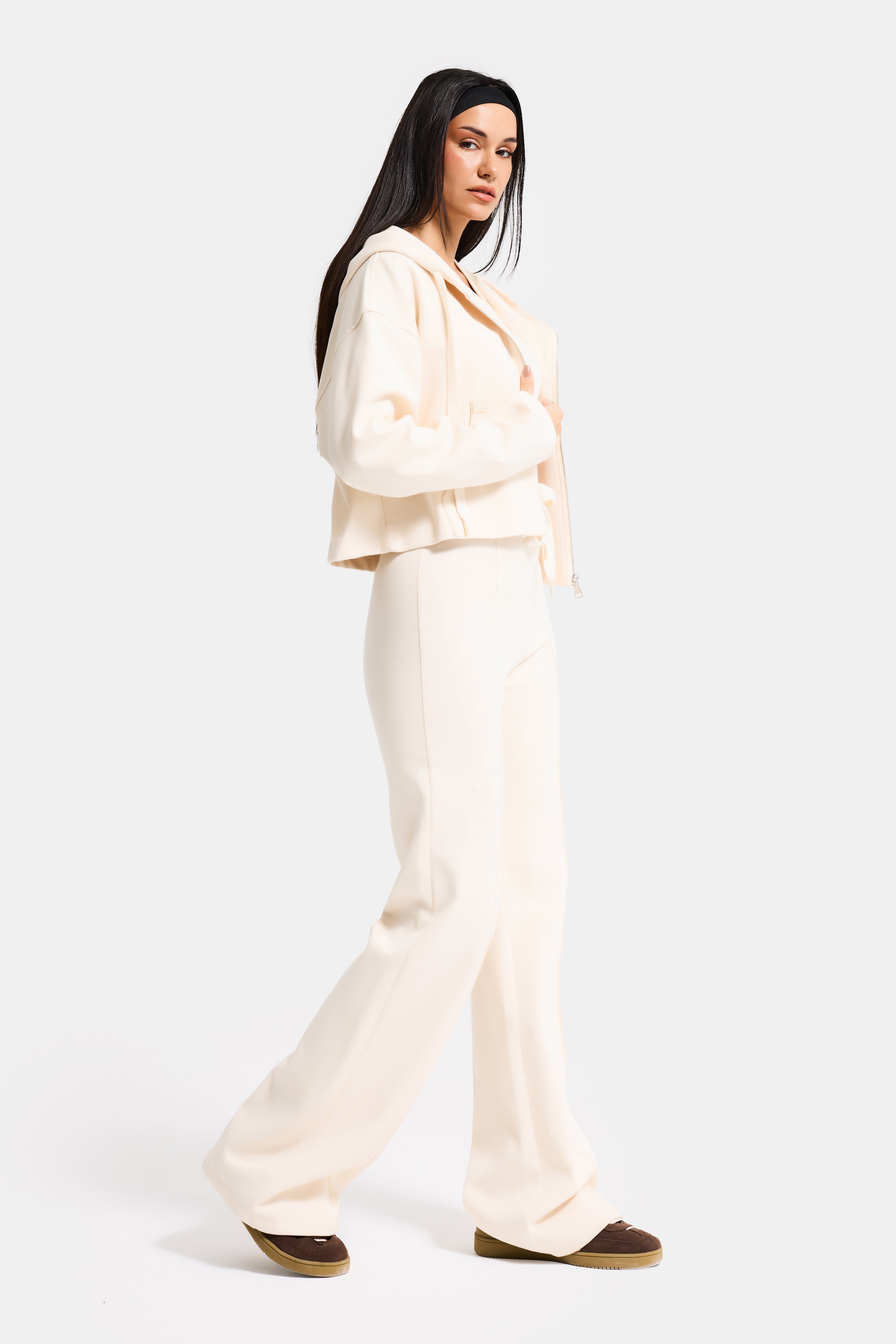 Kadın Bej Renk s6-105 Örme Kumaş Flare Eşofman Büstiyer ve Fermuarlı Sweatshirt 3'lü Kombin Takım