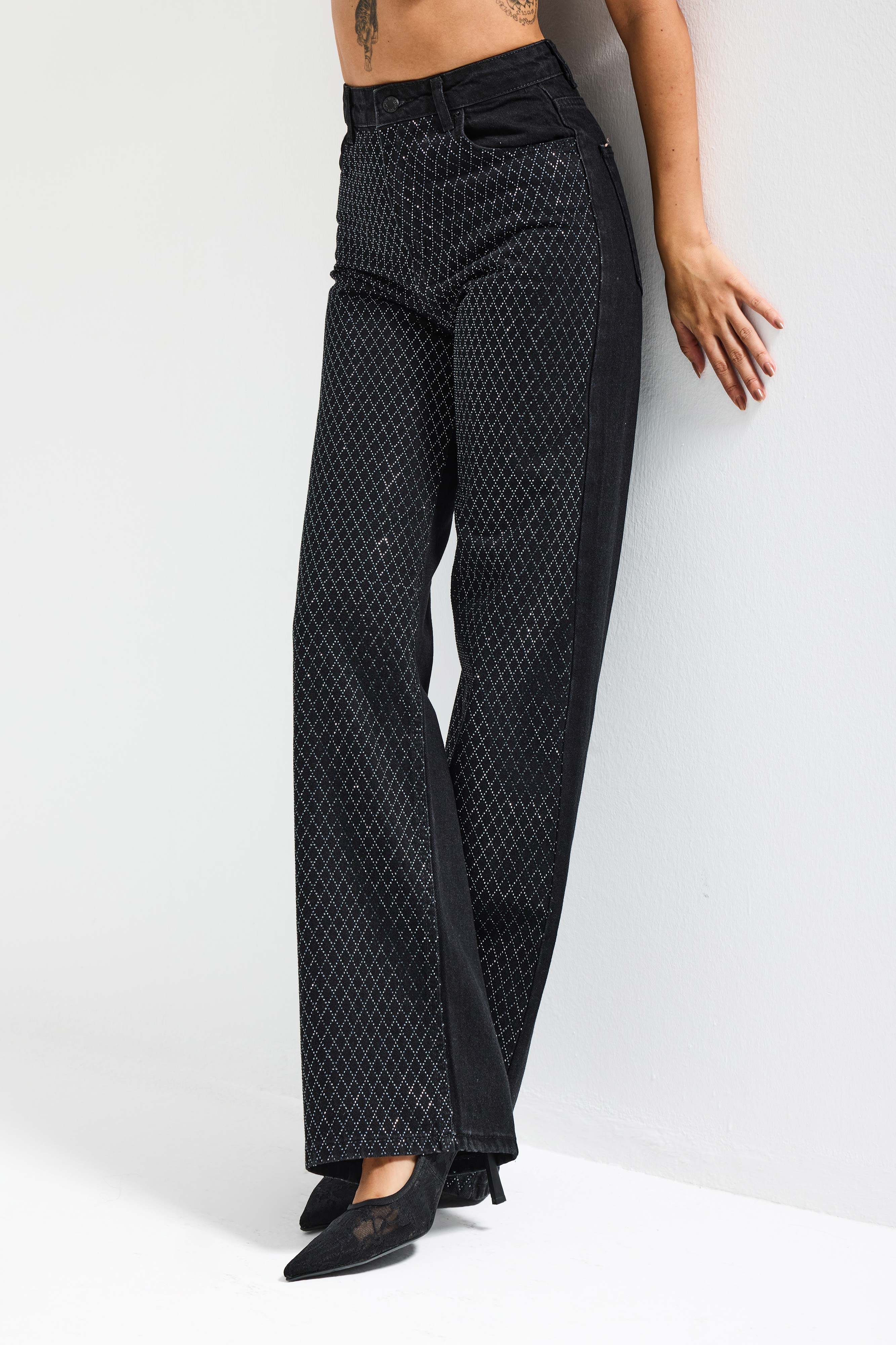 Kadın Siyah Renk T3-1s5-1 Straight Fit Yüksek Bel Işıltılı Parlak Taşlı Tasarım Denim Jean