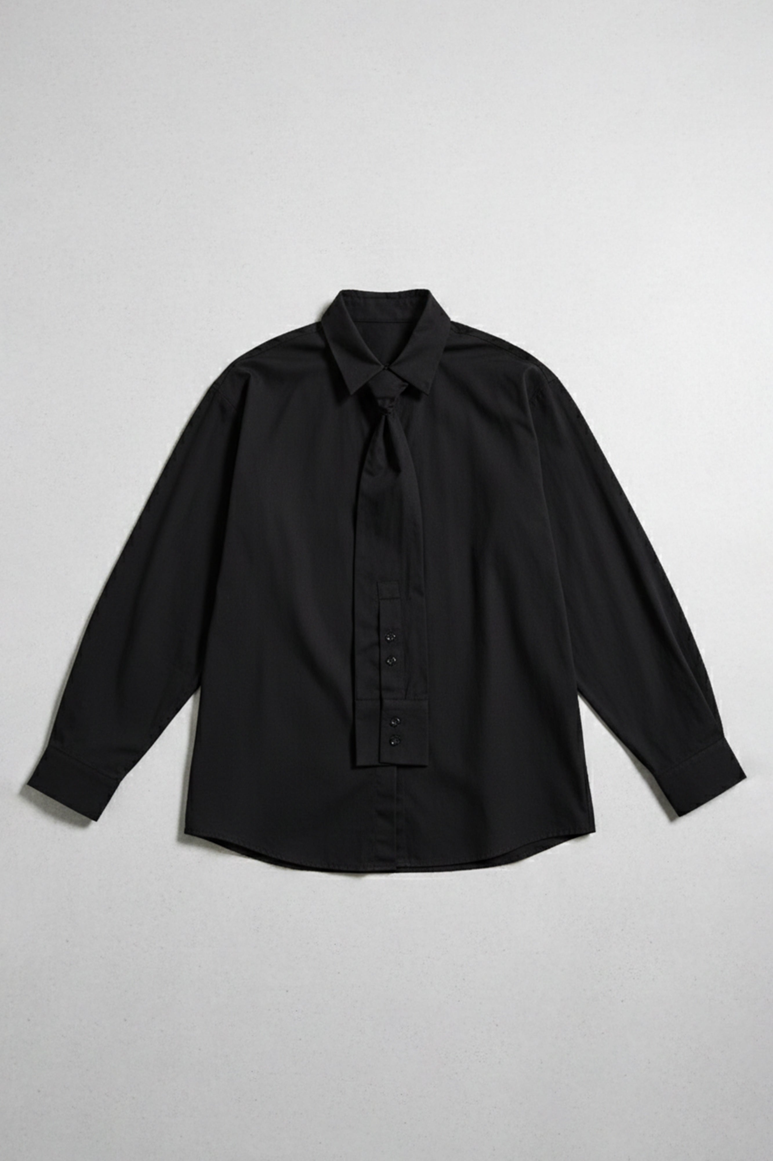 Kadın Siyah Oversize Kravat Detaylı Özel Tasarım Bol Kesim Gömlek