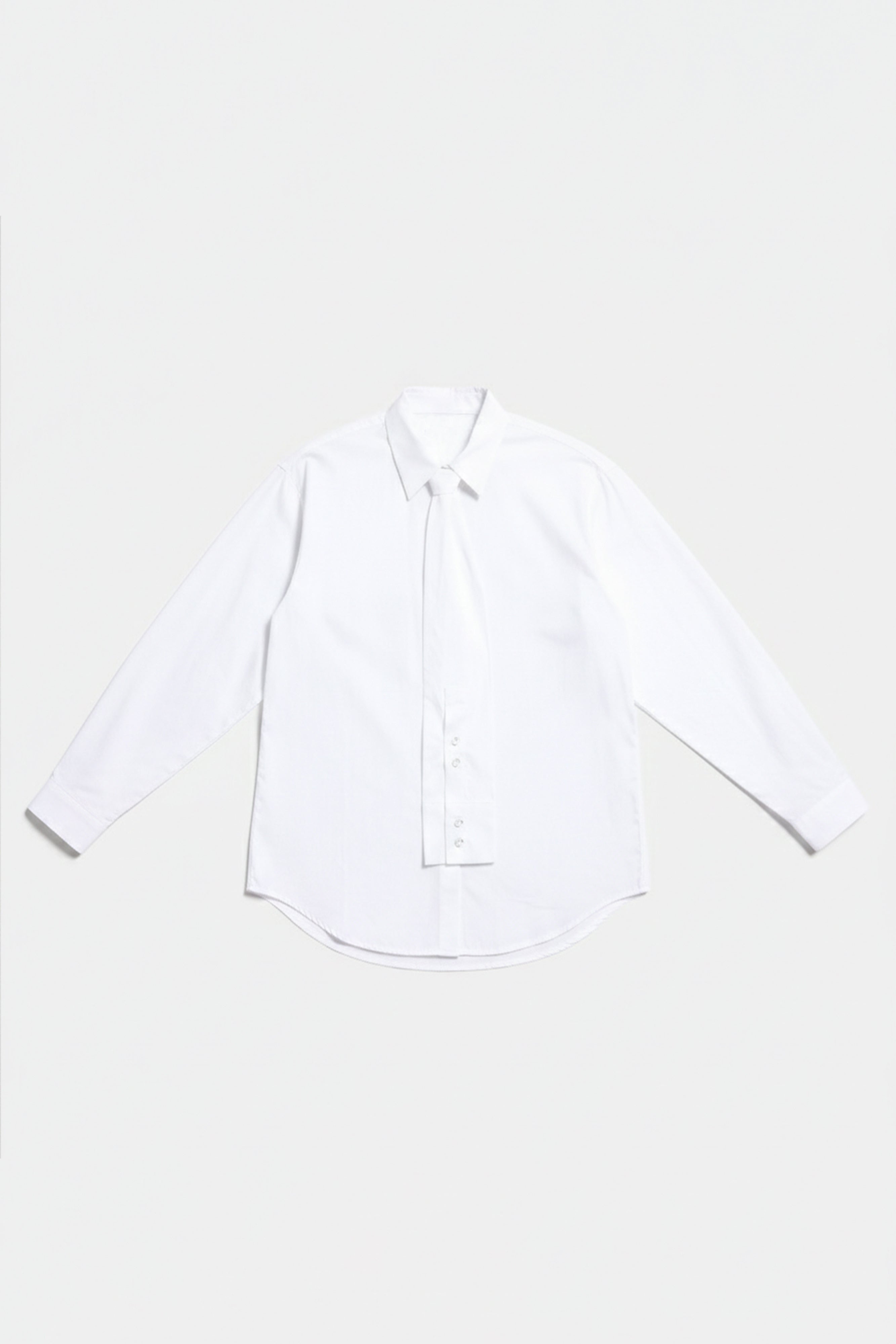 Kadın Beyaz Oversize Kravat Detaylı Özel Tasarım Bol Kesim Gömlek