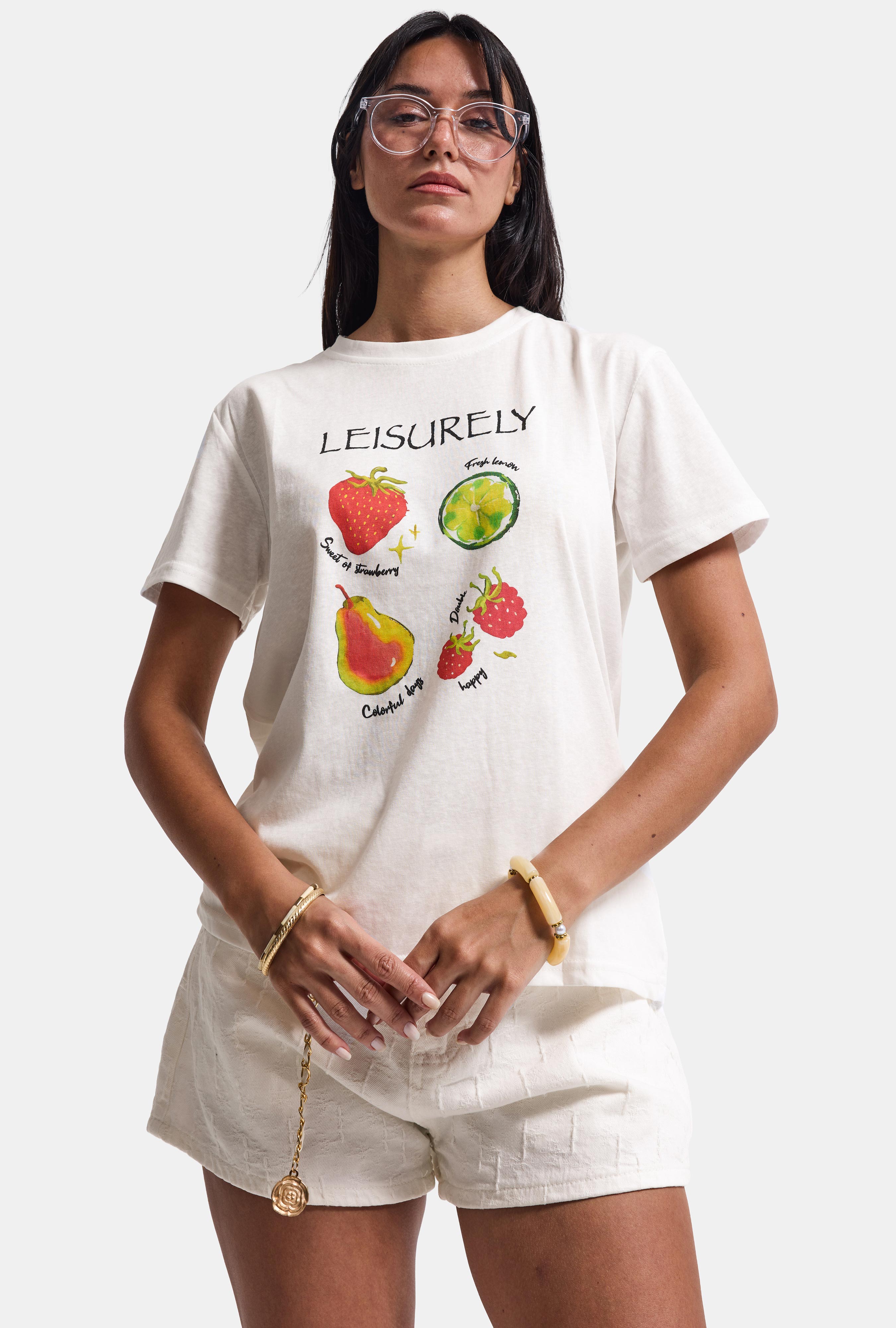 Kadın Beyaz Meyve Baskılı Bol Kesim Tasarım T-Shirt
