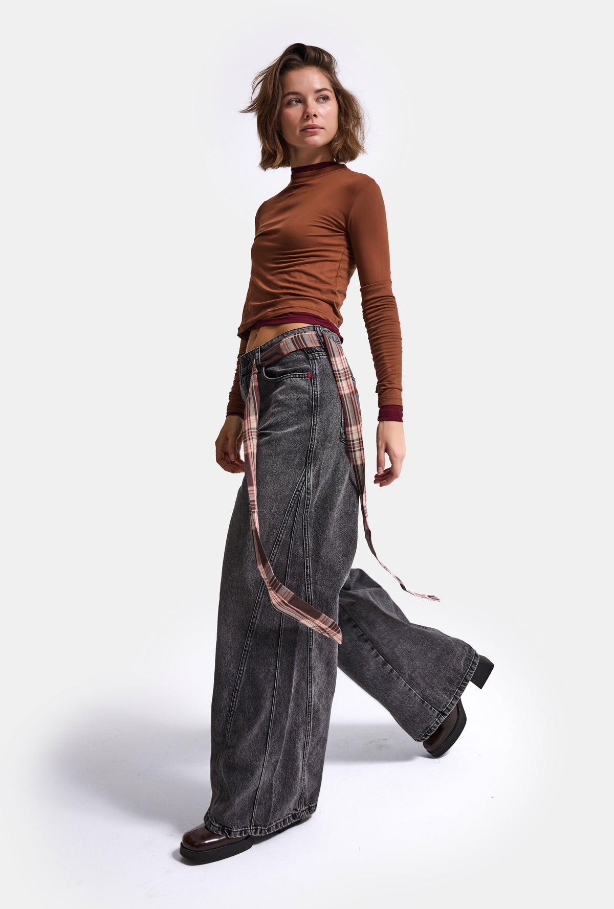 Kadın 4w6-14 Wide Leg Fit Kemer ve Nakış Detaylı Tasarım Denim Jean