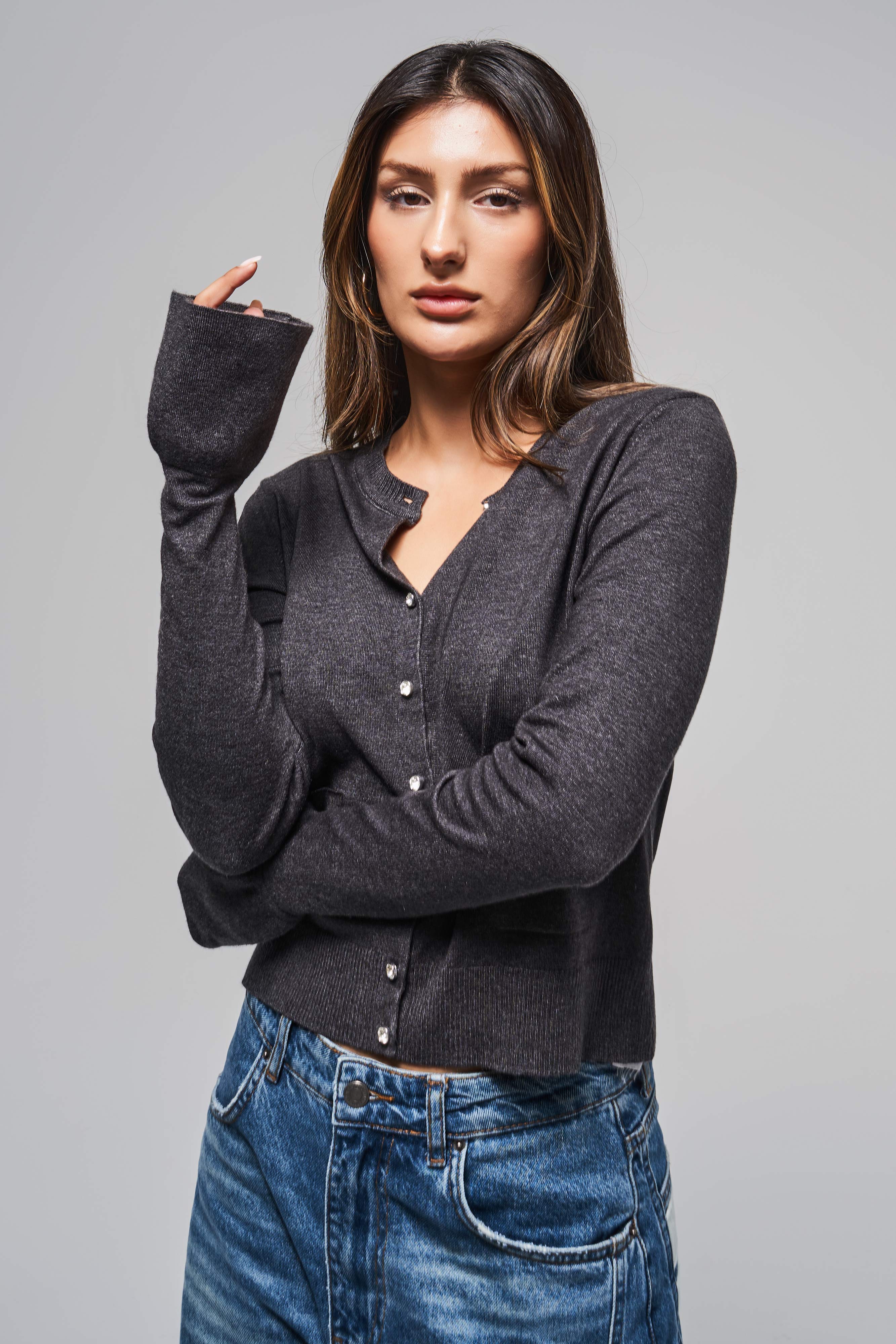 Kadın Antrasit Renk w5-45 Volanlı Kol Önü Cepli Düğmeli Viskon Karışımlı Triko Hırka