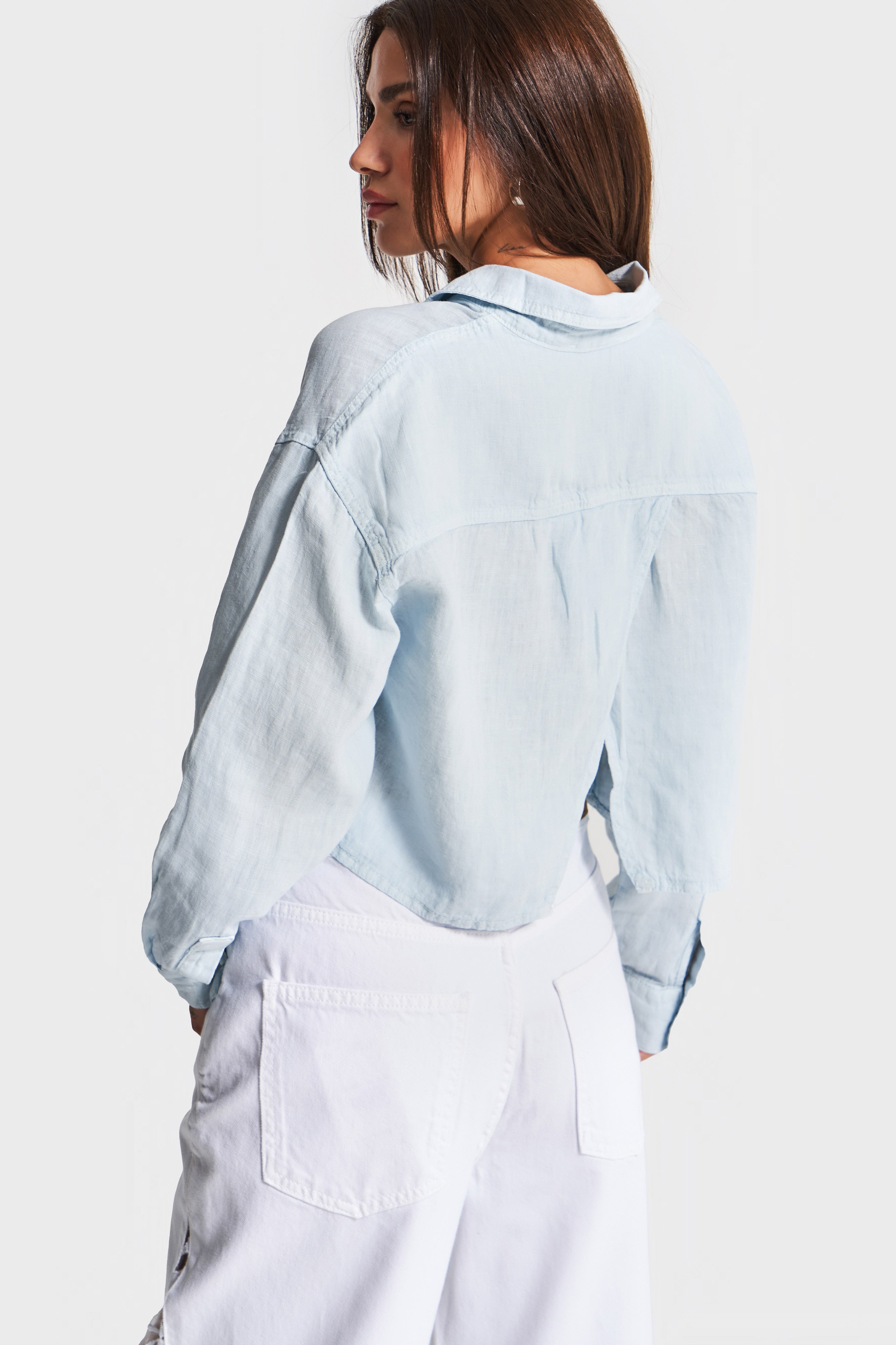 Dames babyblauw 6s5-103 biologisch linnen cropped oversized overhemd