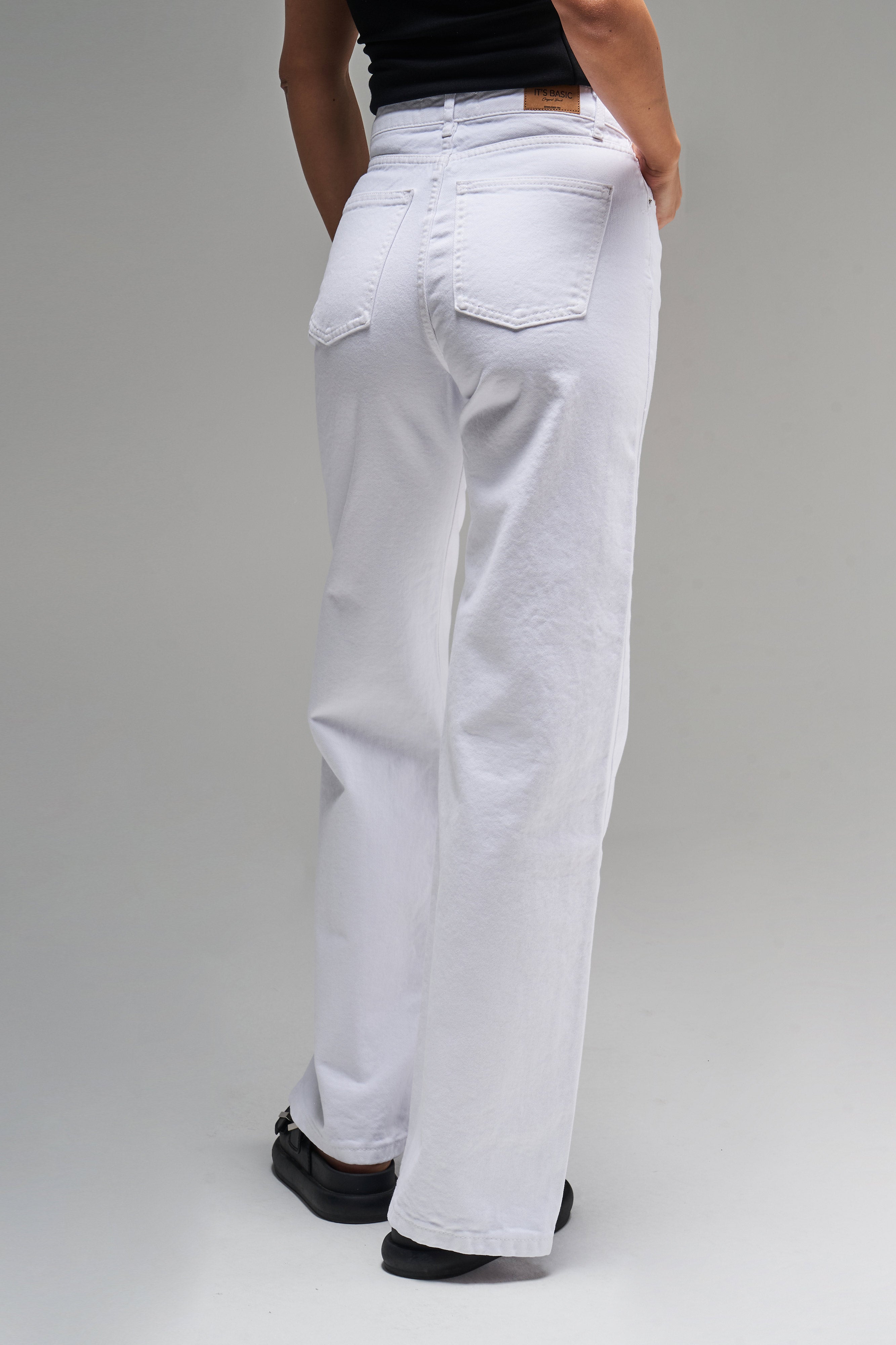 Kadın Beyaz Renk Doris 13s5-2 Straight Fit Yüksek Bel %100 Koton Yırtık Detaylı Denim Jean