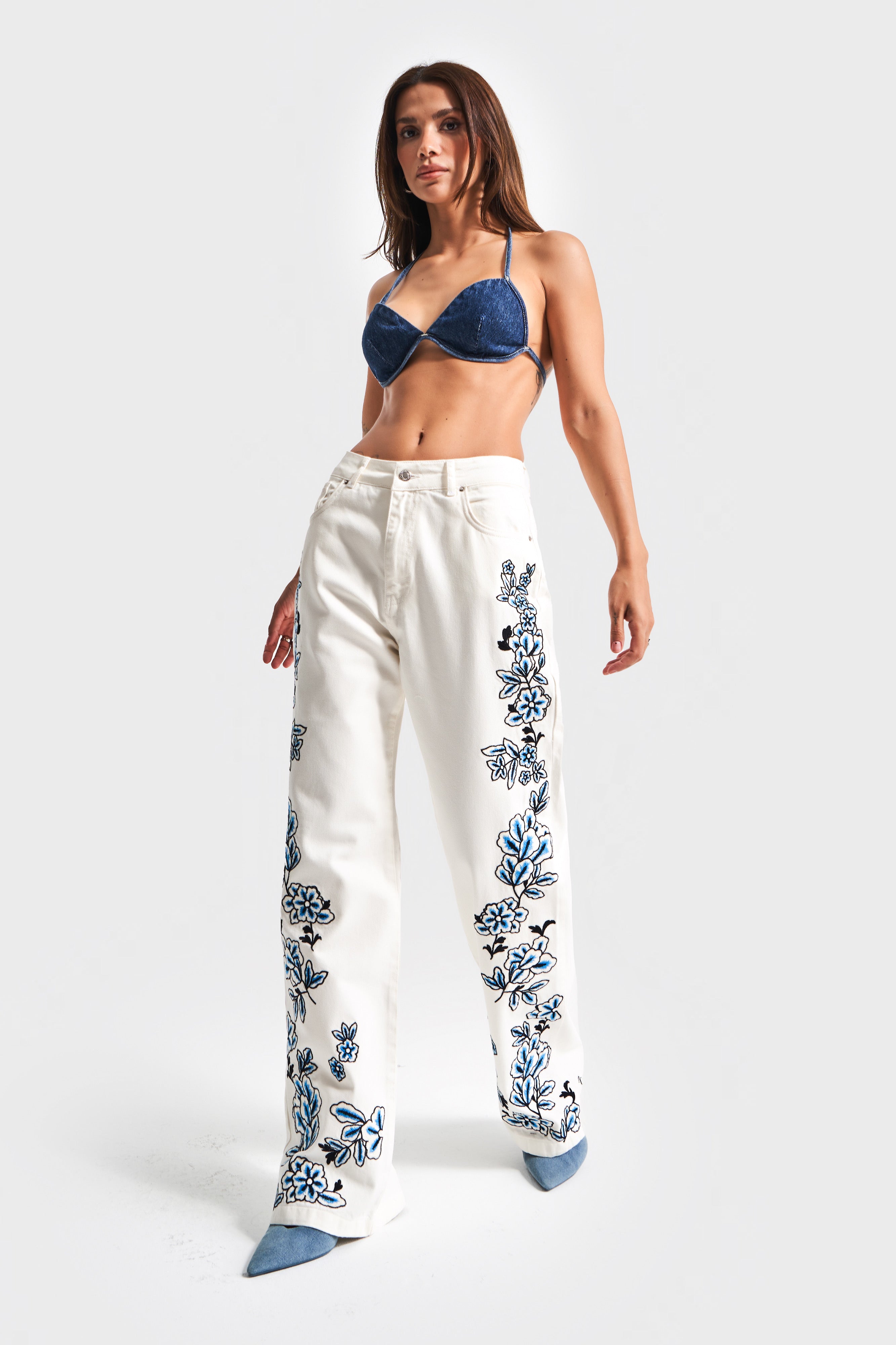 Kadın Beyaz Renk 5s5-2 Mavi Çiçek Nakışlı Straight Fit Yüksek Bel Özel Tasarım Denim Jean