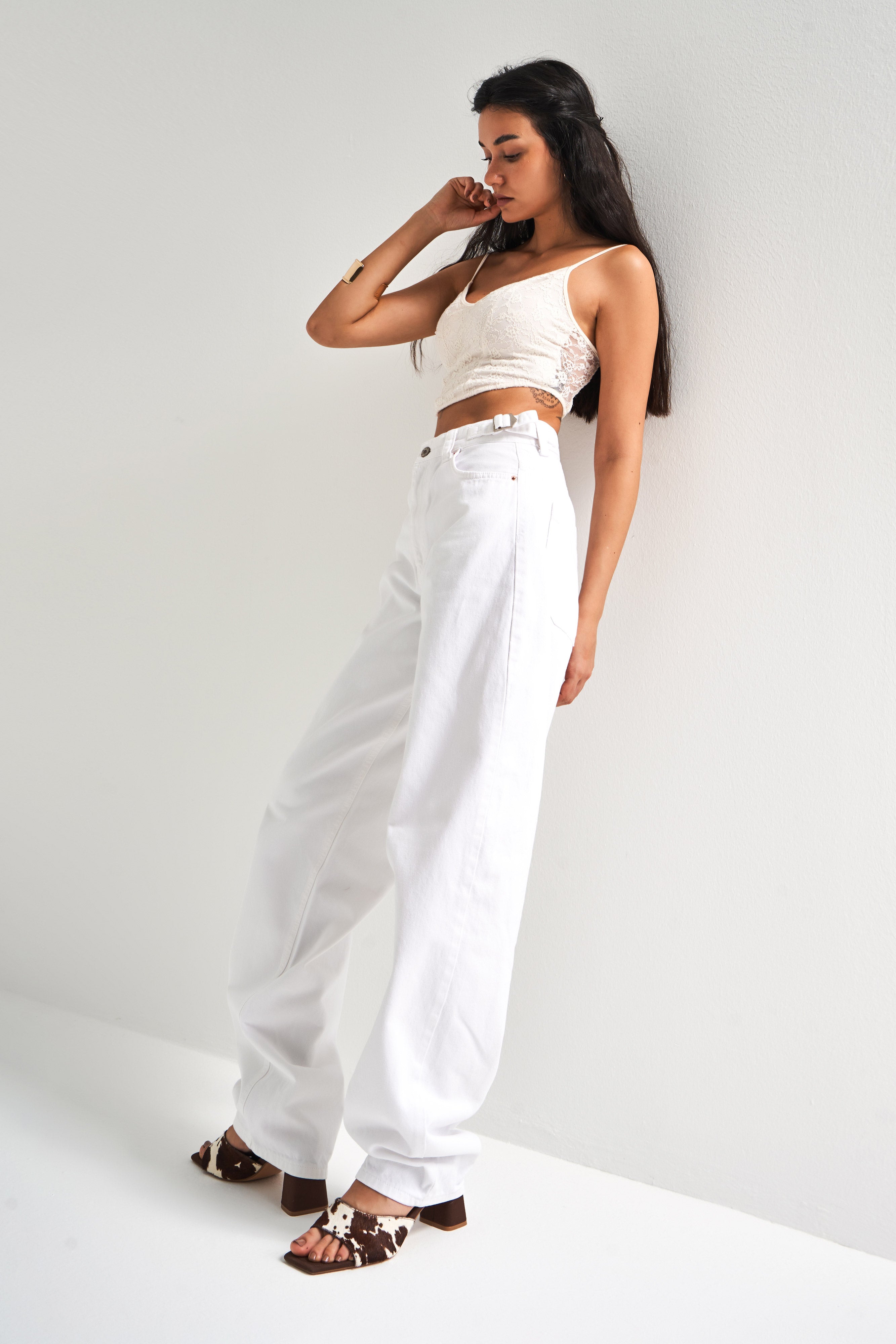 Женские джинсы Lotus Baggy Fit Super Long, белого цвета