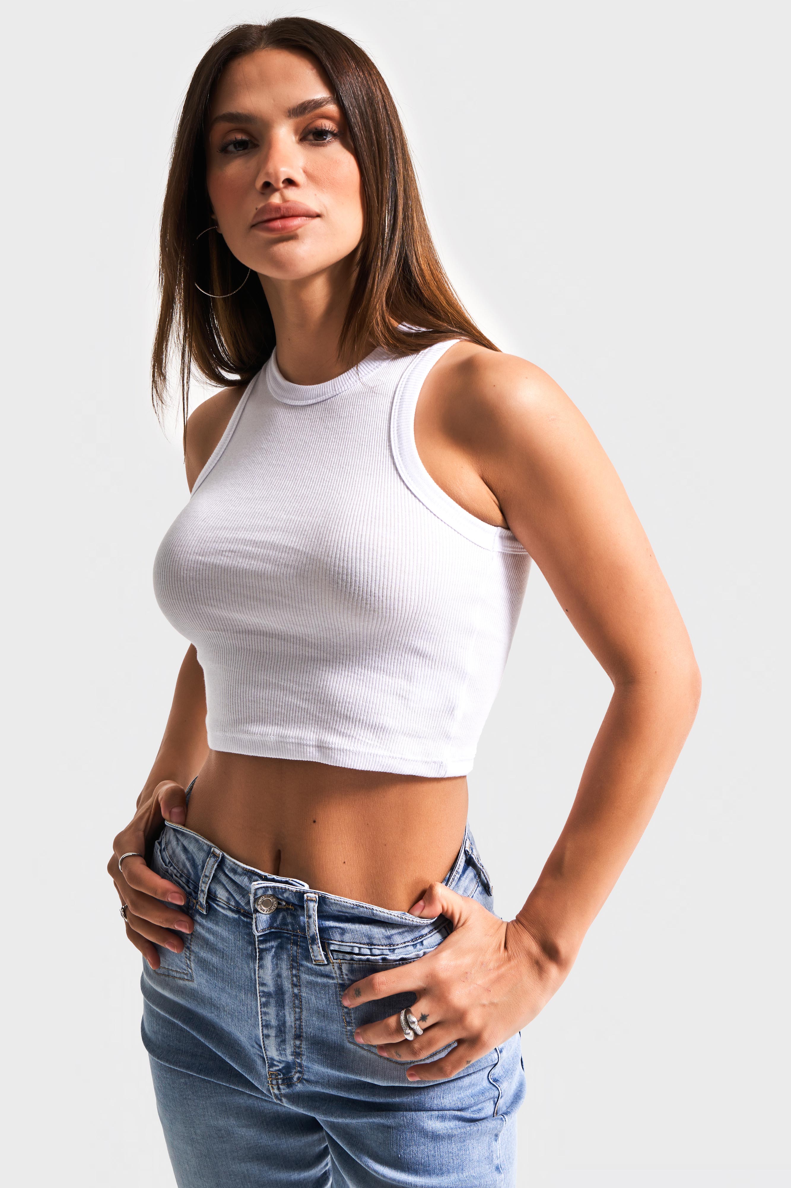 Kadın Beyaz Renk Halter Yaka İnce Fitil Kaşkorse Crop Top