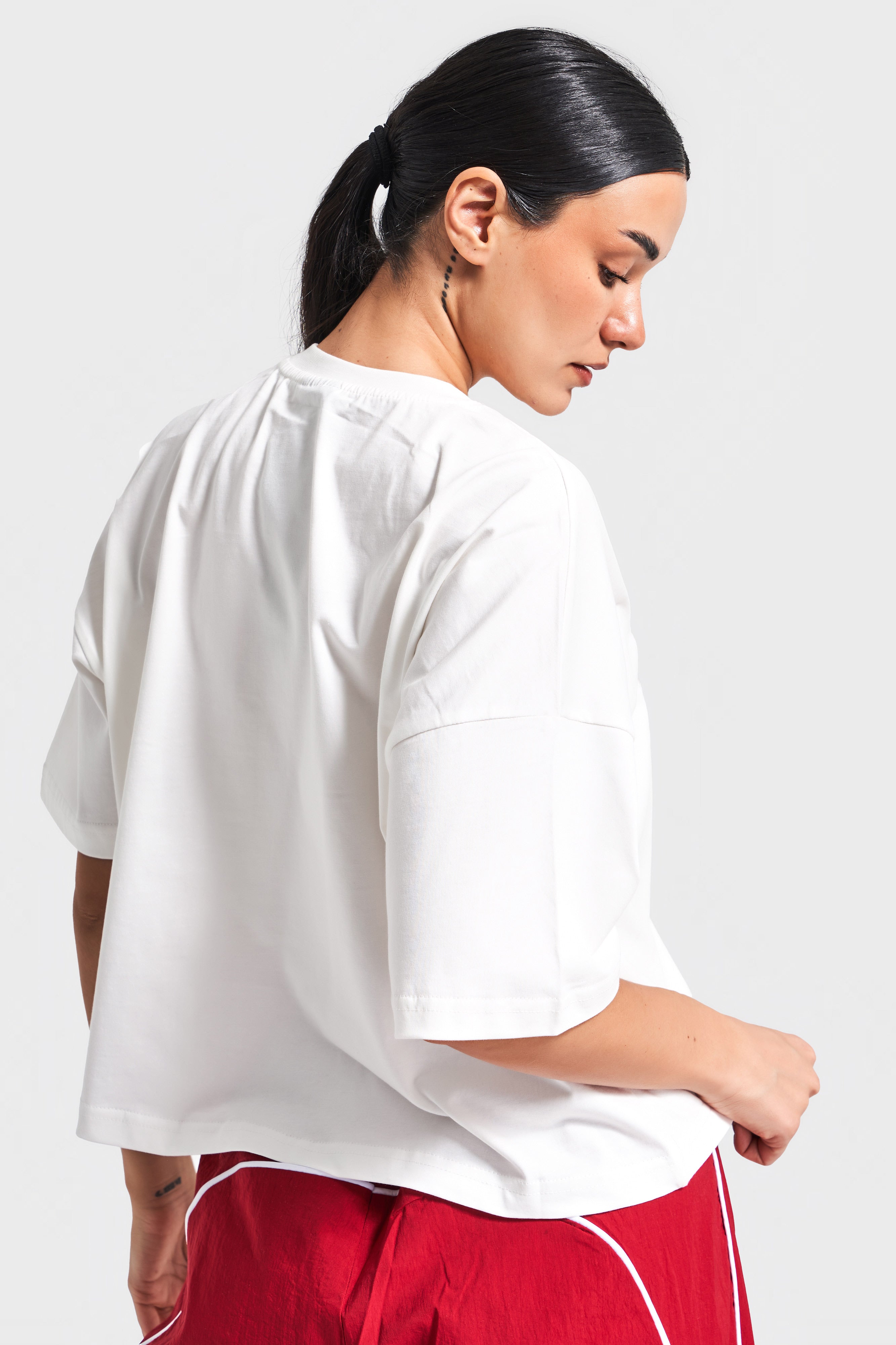 Kadın Beyaz Renk Love Baskılı Taş Detaylı Oversize Tasarım T-Shirt