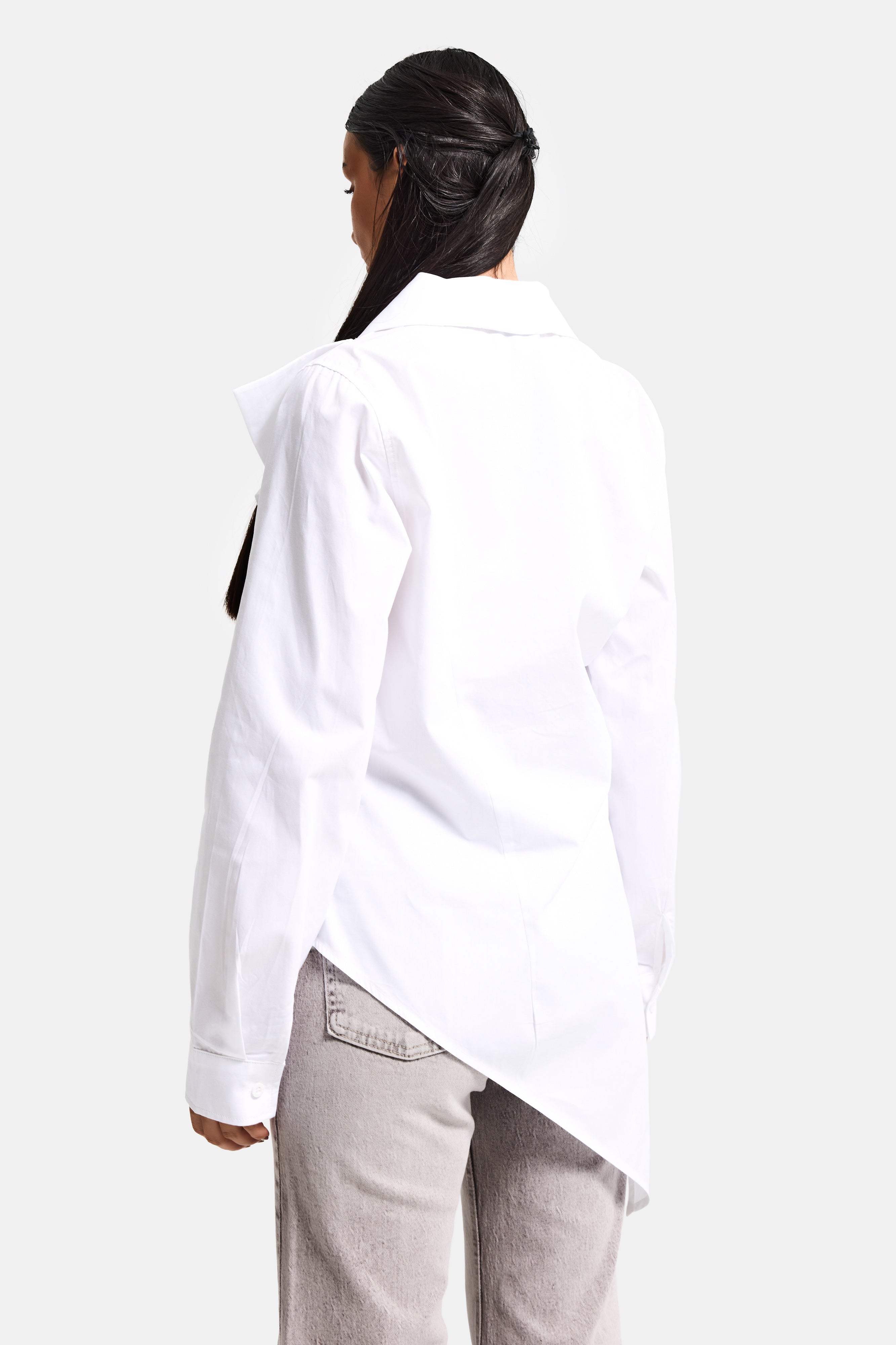 Kadın Beyaz Renk Regular Fit Özel Yaka Detaylı Tasarım Gömlek