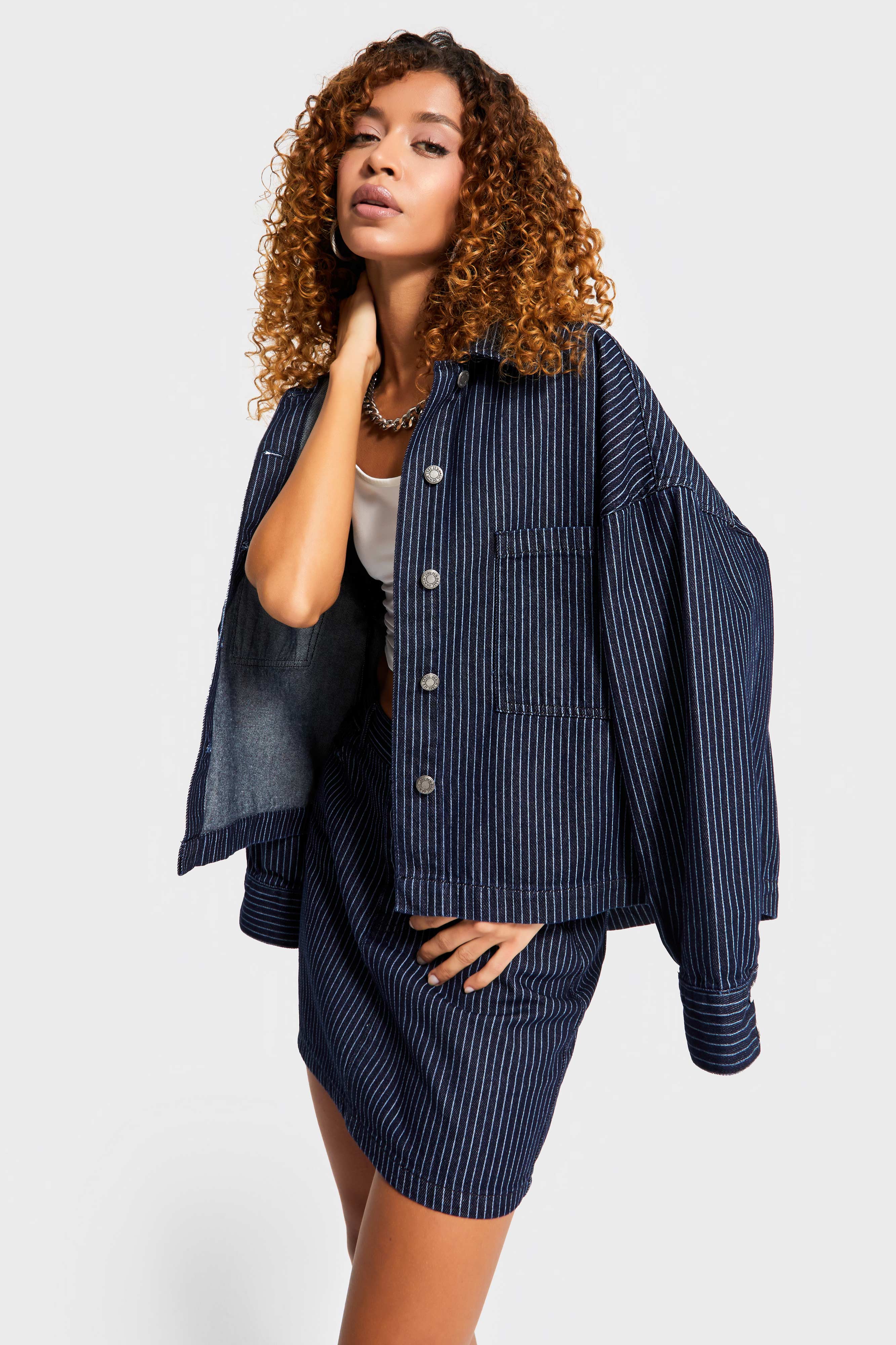 Kadın Çizgili Mavi Renk 19w5-33 Oversize Özel Kumaş Denim Gömlek
