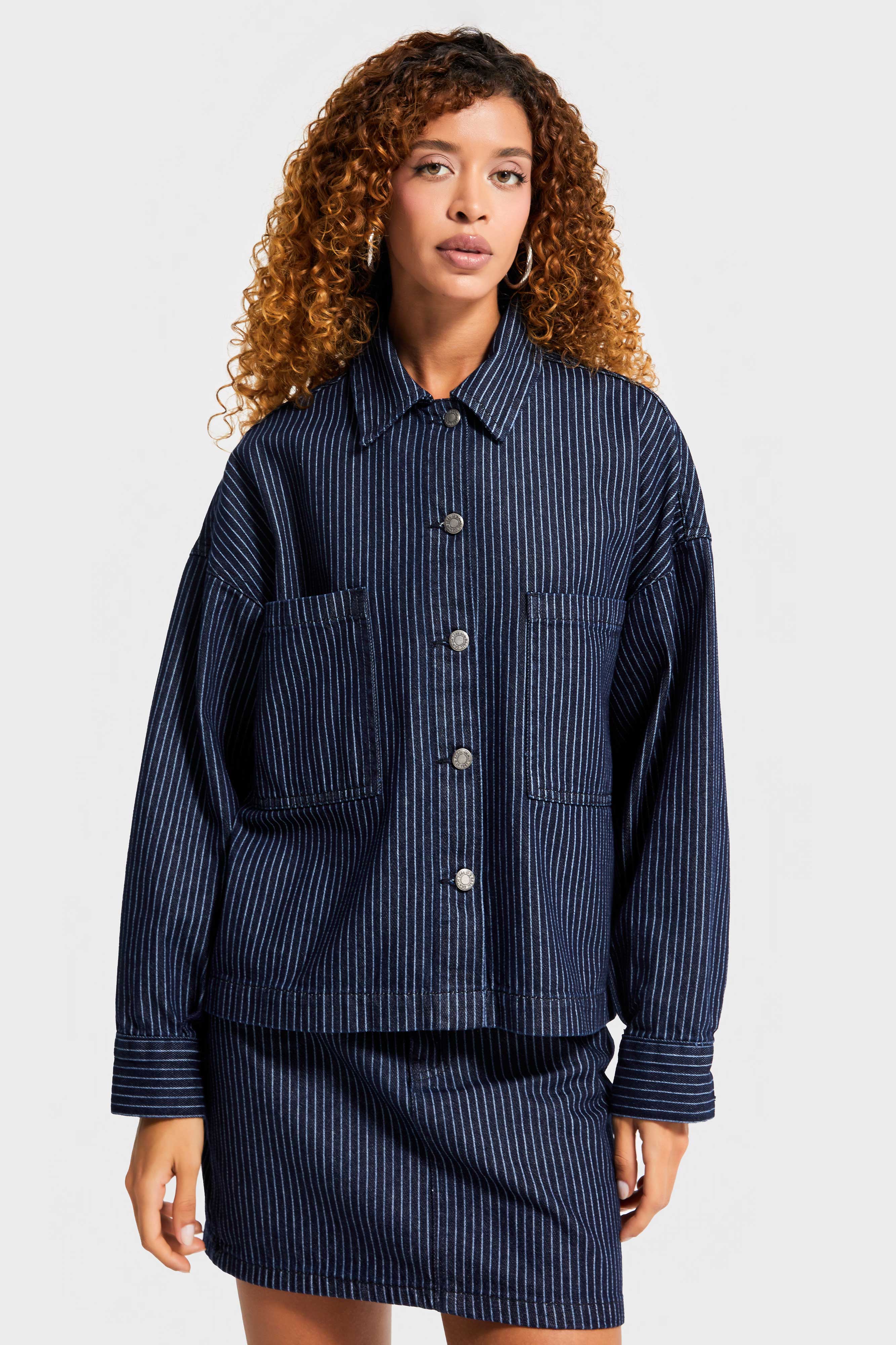 Kadın Çizgili Mavi Renk 19w5-33 Oversize Özel Kumaş Denim Gömlek