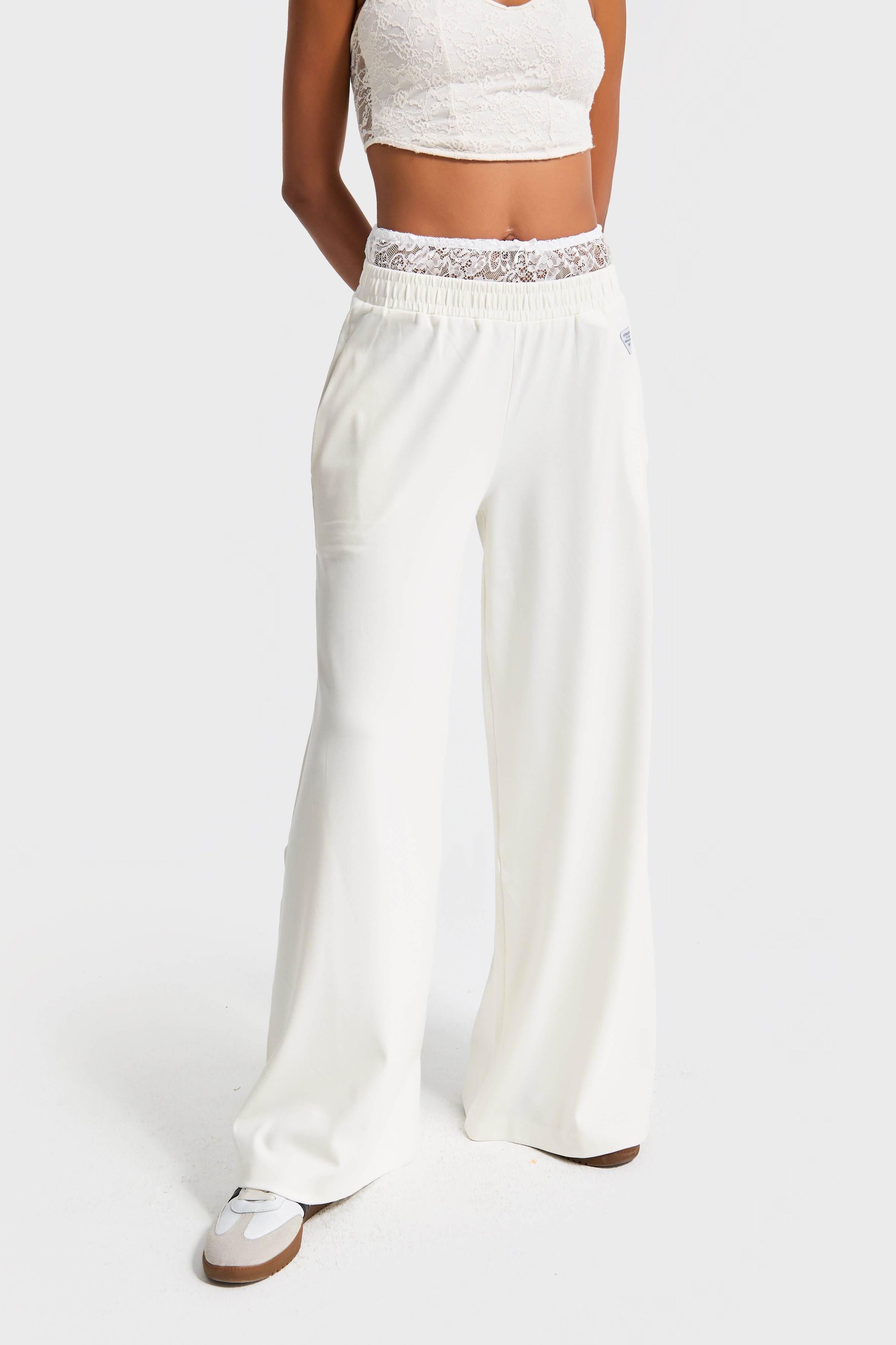 Kadın Ekru Renk Örme Kumaş Kemeri Dantelli Özel Tasarım Eşofman Pantolon