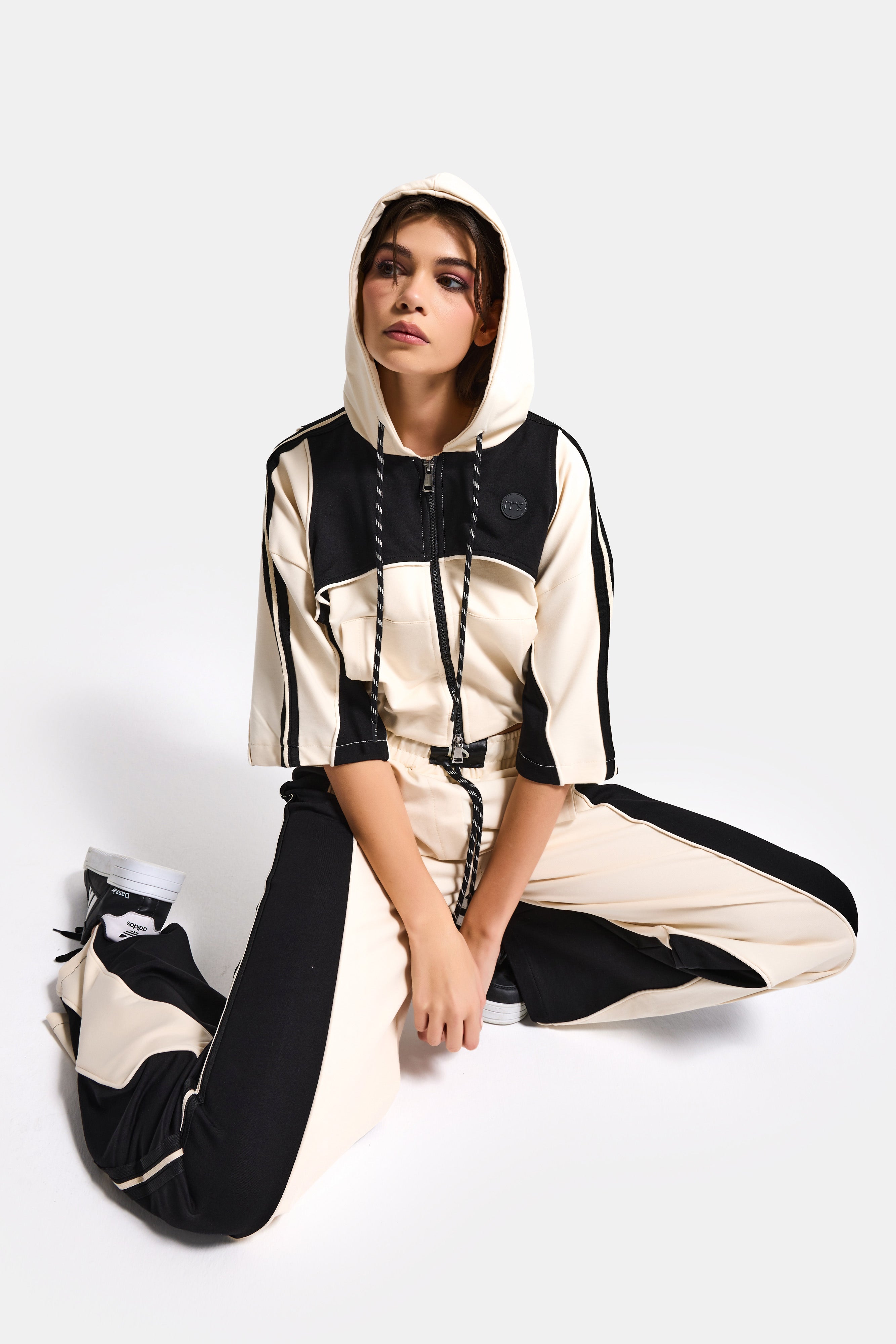 Kadın Ekru Siyah s6-105 Alt Üst 2'li Tasarım Takım