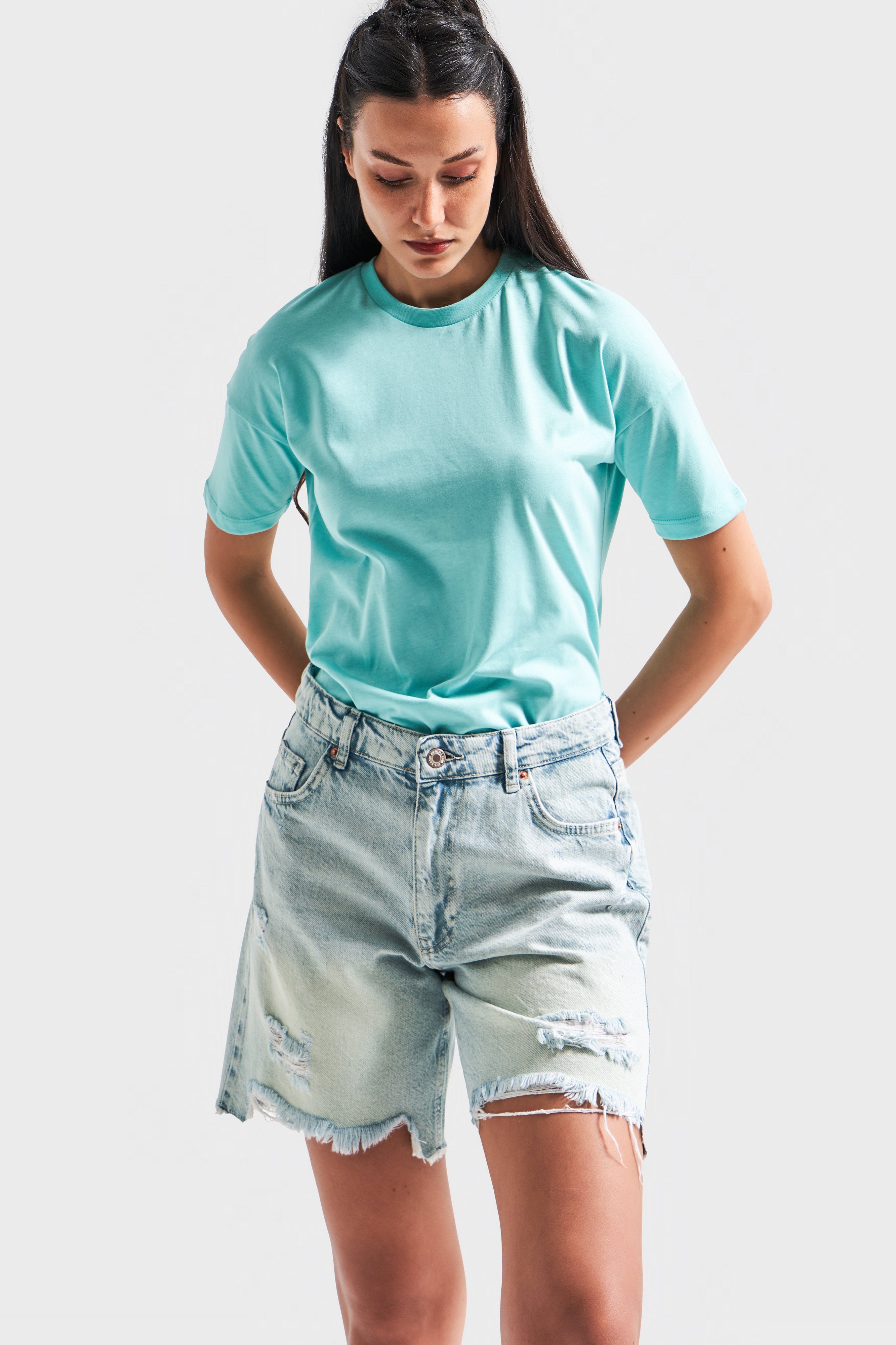 Kadın G.Kot Rengi 12s5-80 Midi Boy Yırtık Detaylı %100 Koton Denim Şort