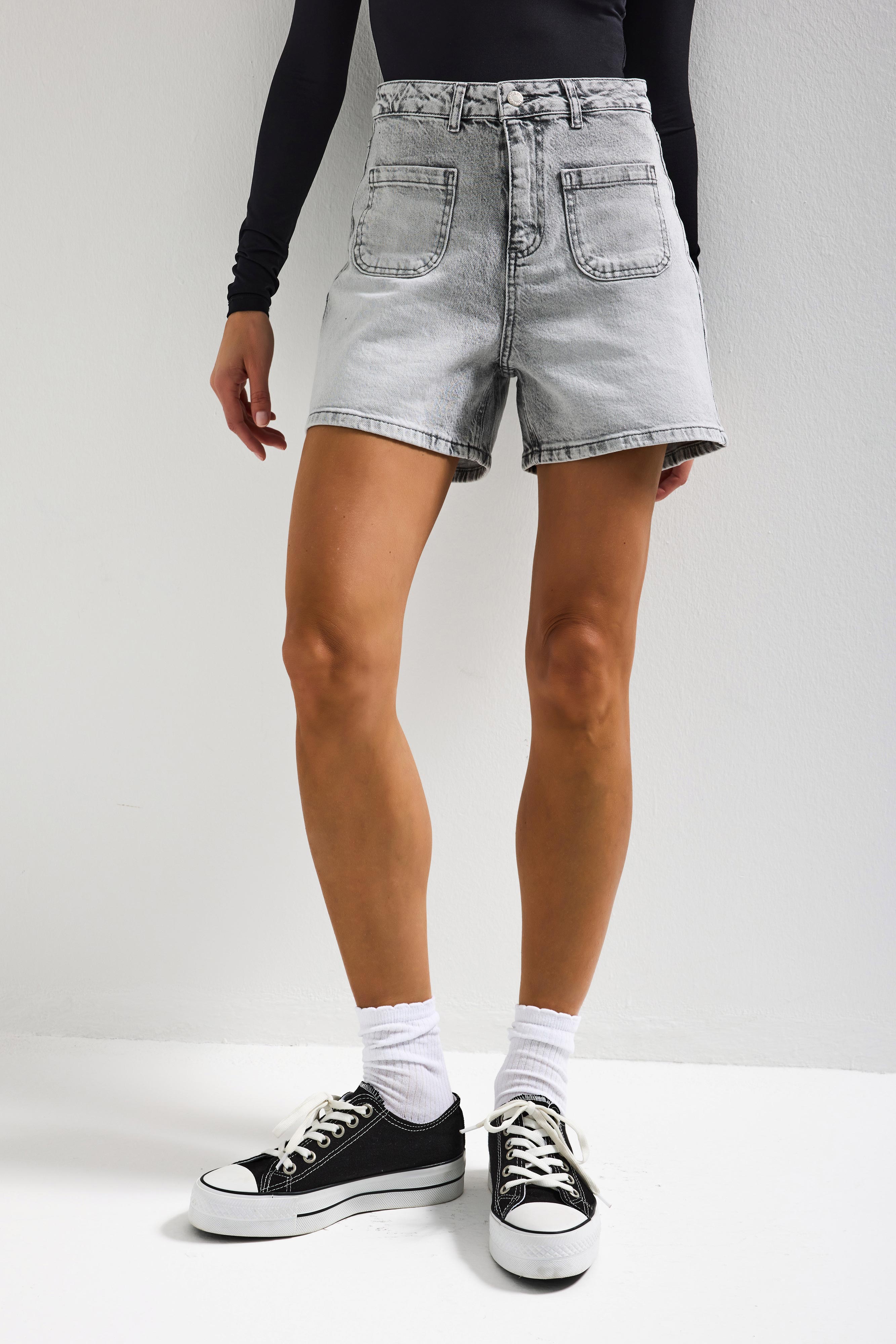 Kadın Gri Kot 4s6-12 Mom Fit Önden Cepli Denim Şort