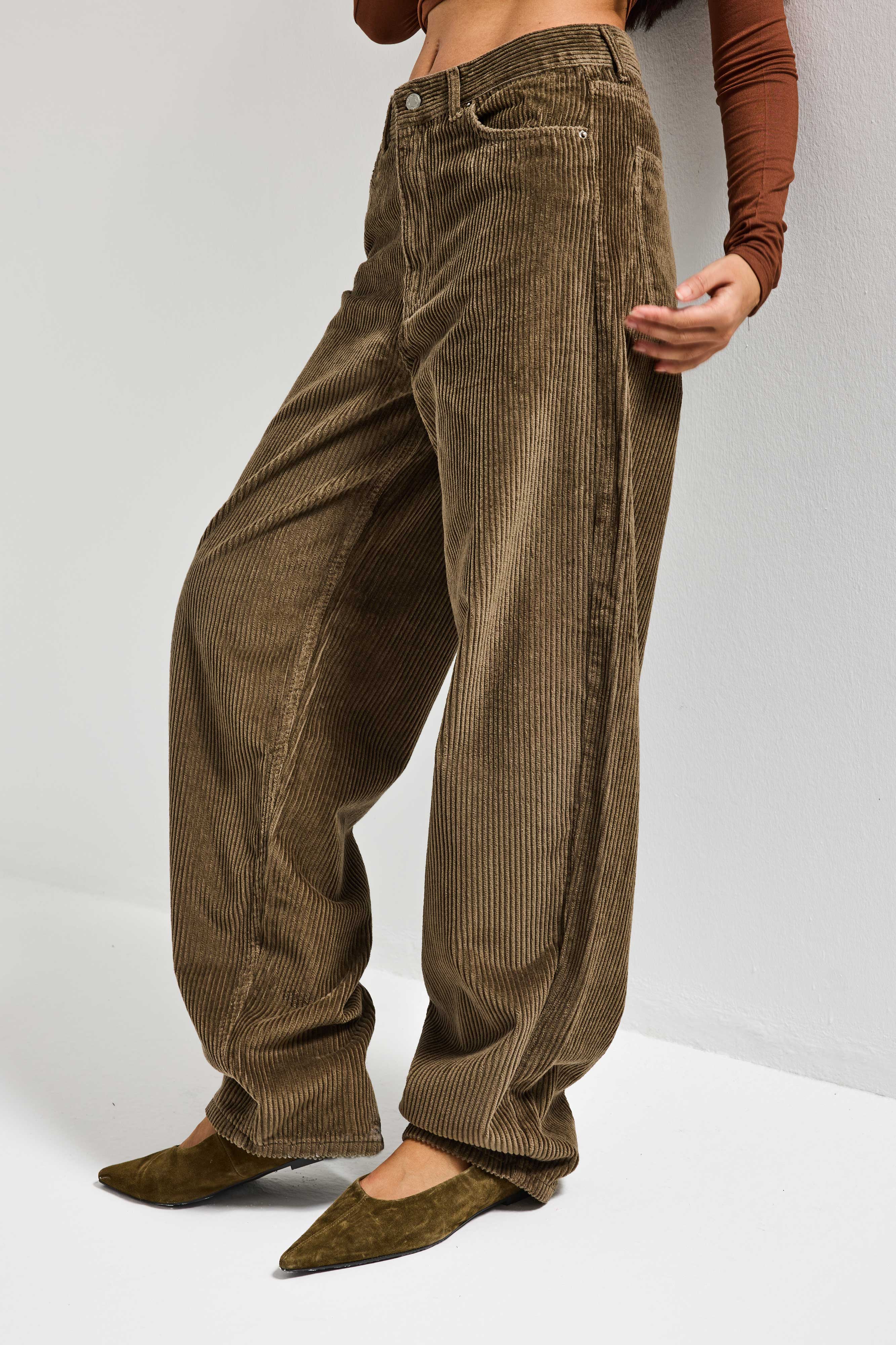 Kadın Haki Renk Cindy 26w5-82 Skater Fit Bol Kesim Kalın Fitilli Velvet Kadife Kumaş Pantolon