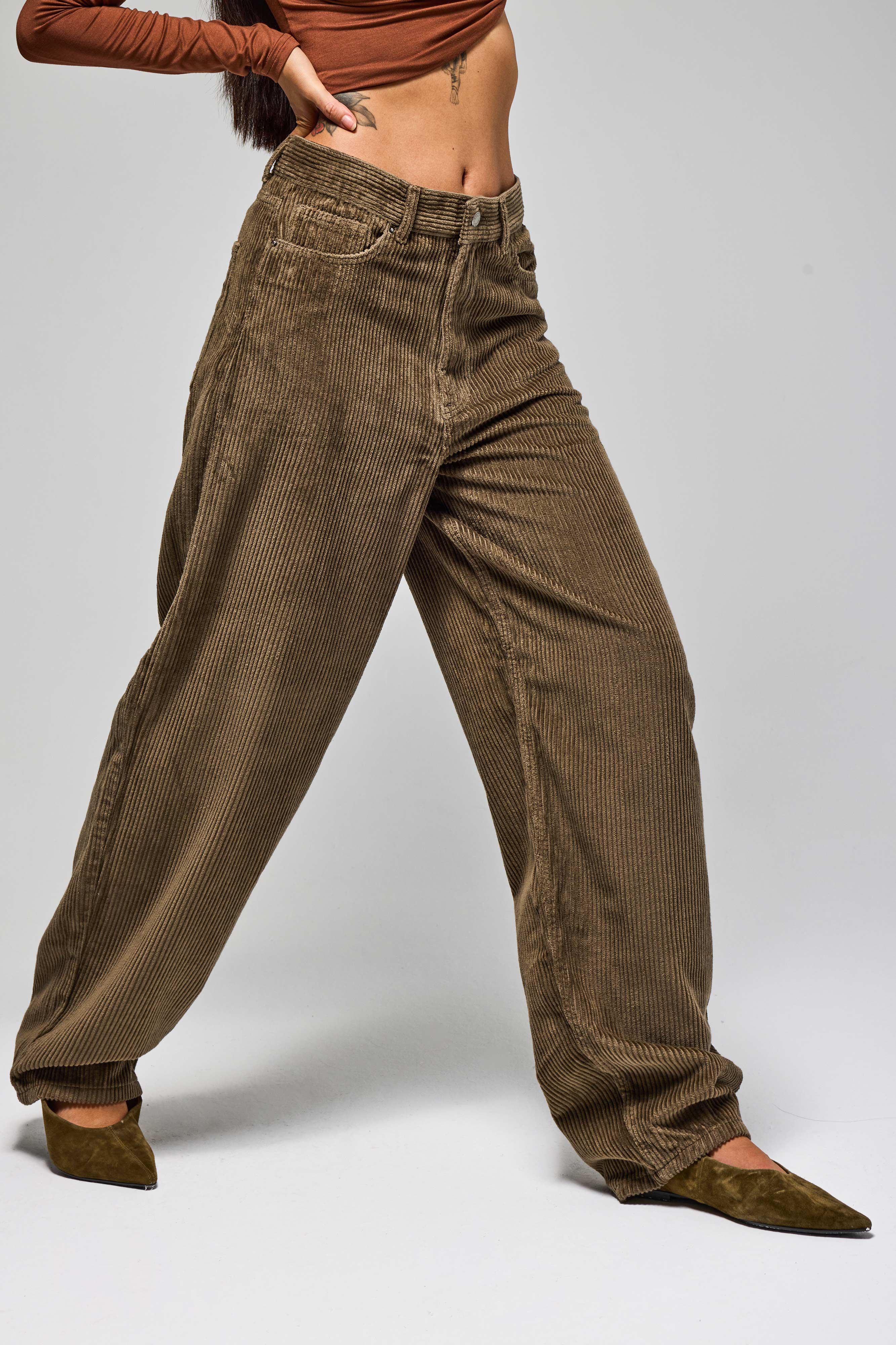 Kadın Haki Renk Cindy 26w5-82 Skater Fit Bol Kesim Kalın Fitilli Velvet Kadife Kumaş Pantolon