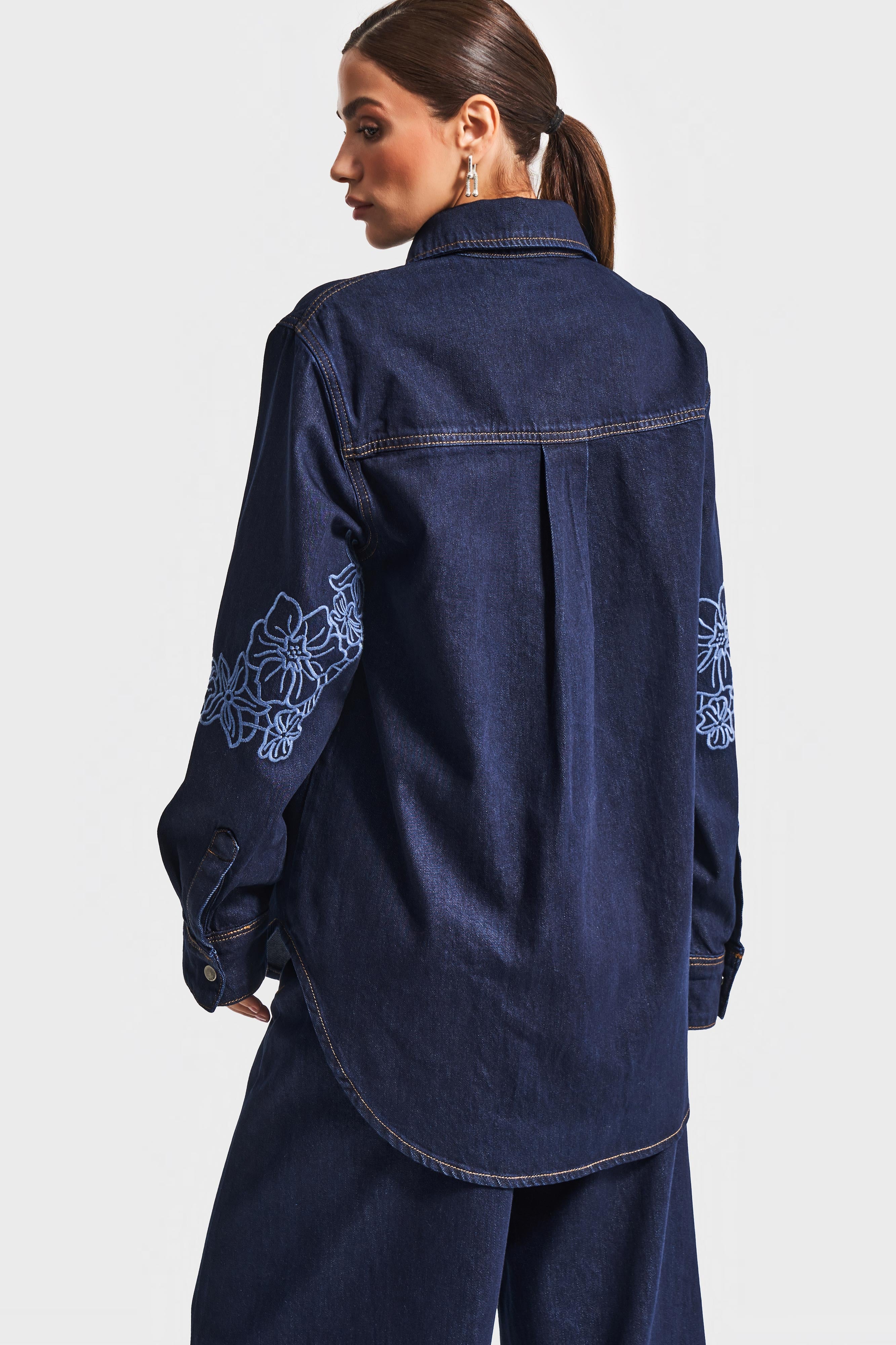 Kadın İndigo Mavi Renk 7w5-50 Oversize Çiçek Nakışlı Özel Tasarım Denim Gömlek Ceket