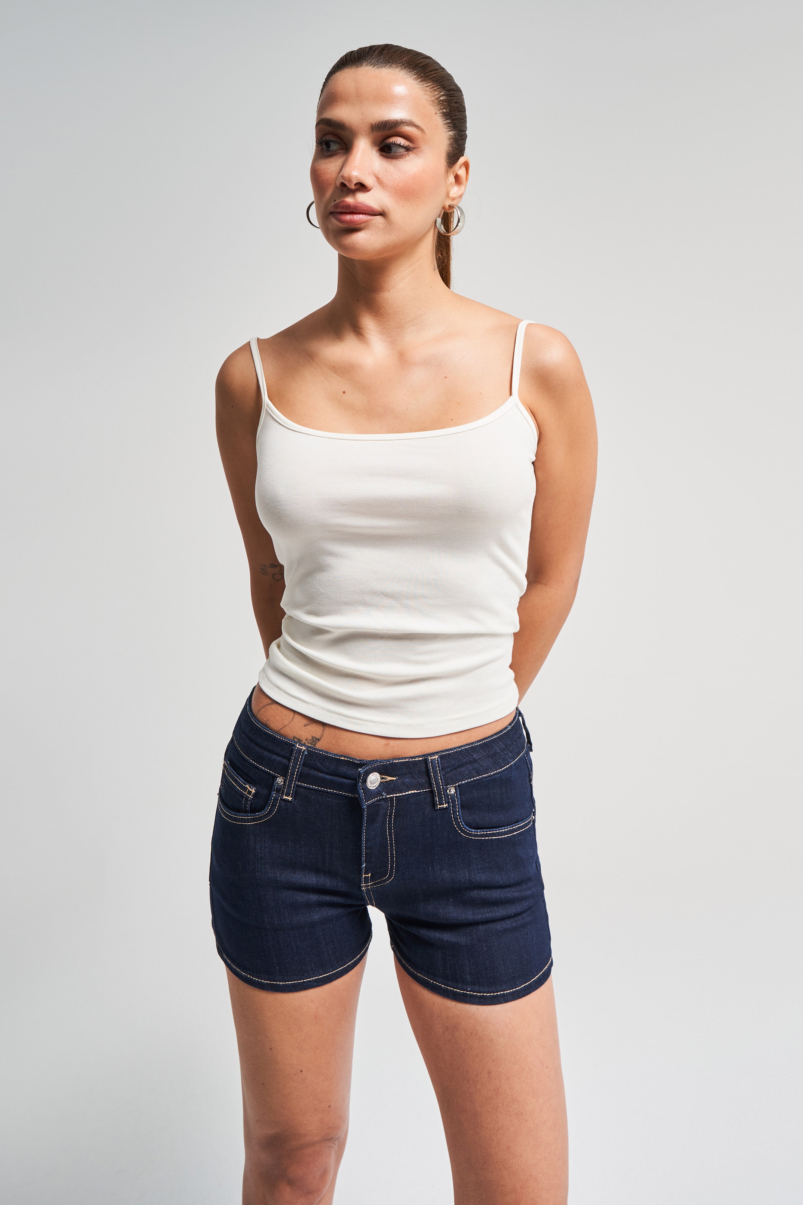 Kadın İndigo Renk 1s5-50 Mini Boy Likralı Kumaş Slim Kesim Denim Şort