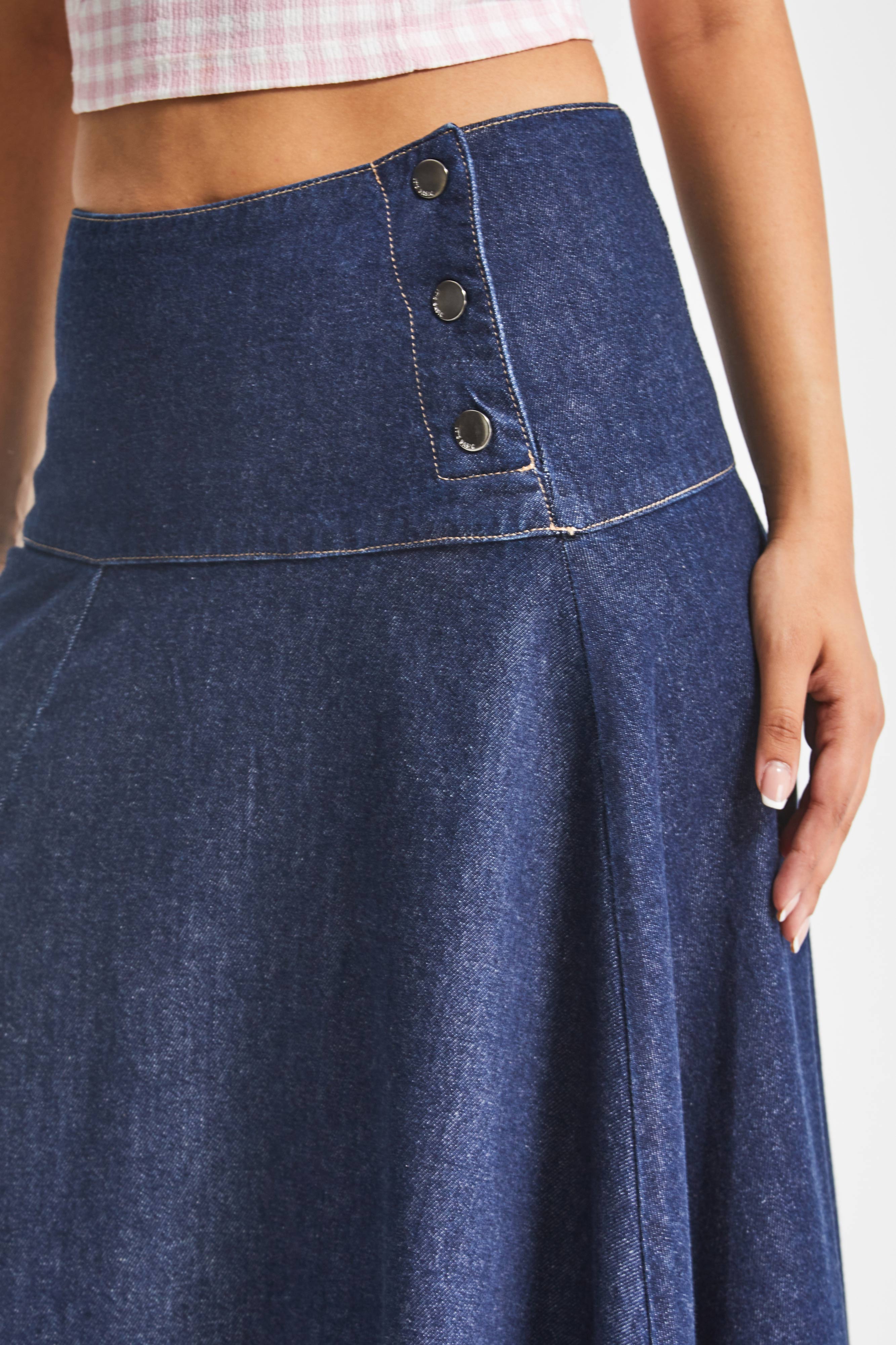 Indigokleurige damesrok in de kleur 7w5-50 met maxi-lengte en bell cut A-stijl, 100% katoenen denimrok