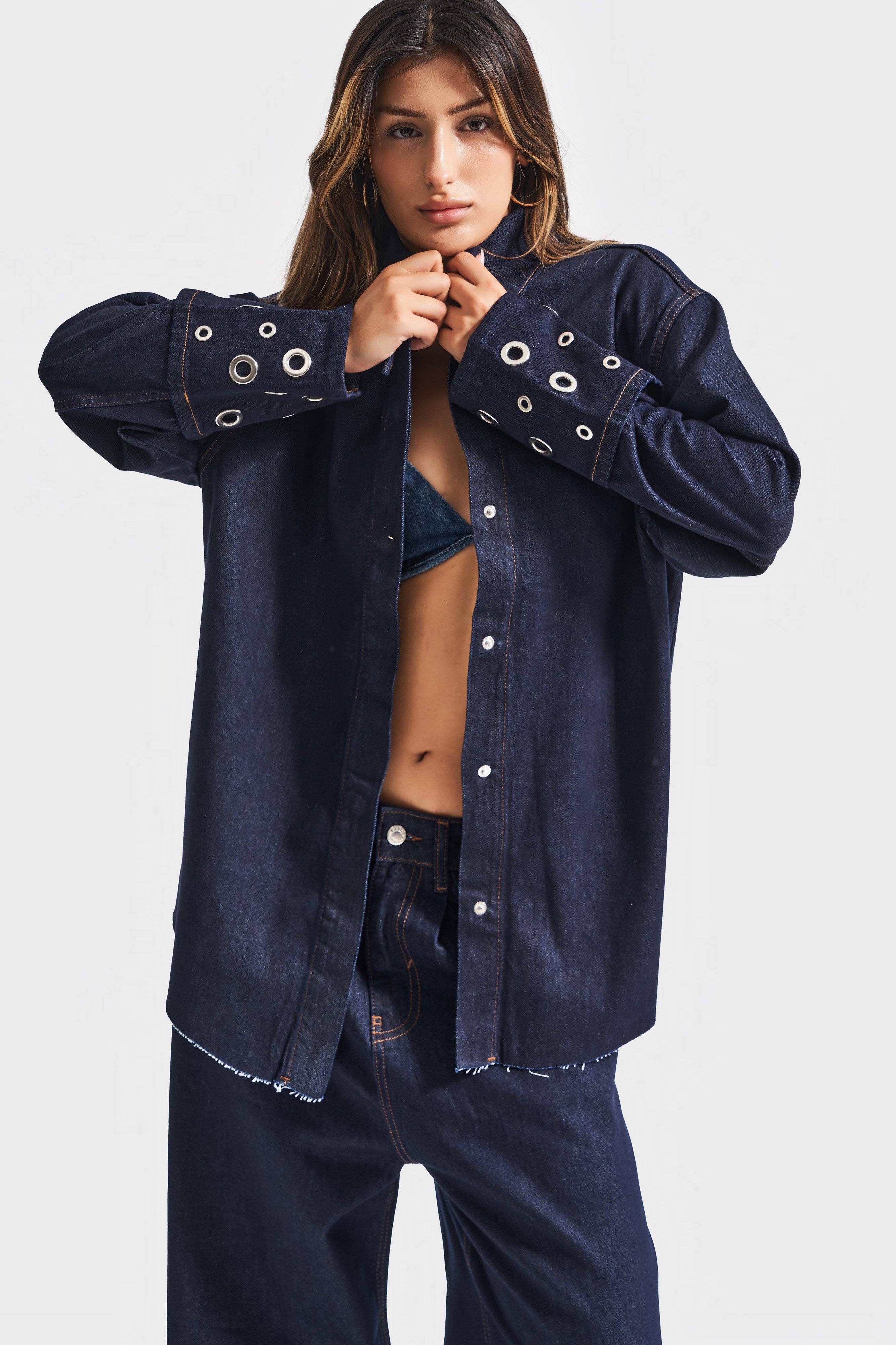 Kadın İndigo Renk 7w5-50 Süper Oversize %100 Koton Kuş Gözü Detaylı Tasarım Denim Gömlek Ceket