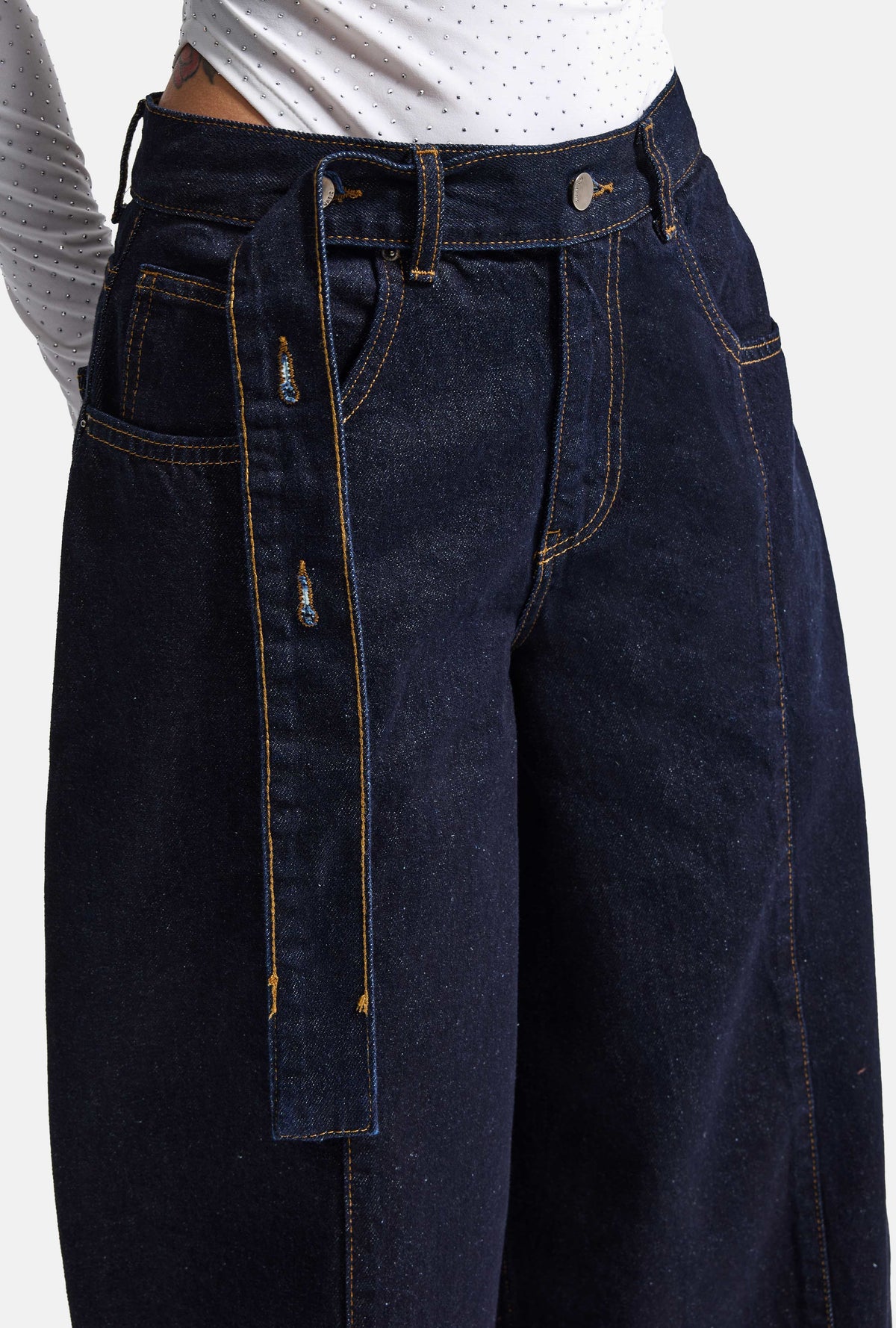 Kadın İndigo Selvedge 7w6-50 Barrel Fit Kemer Detaylı Denim Jean