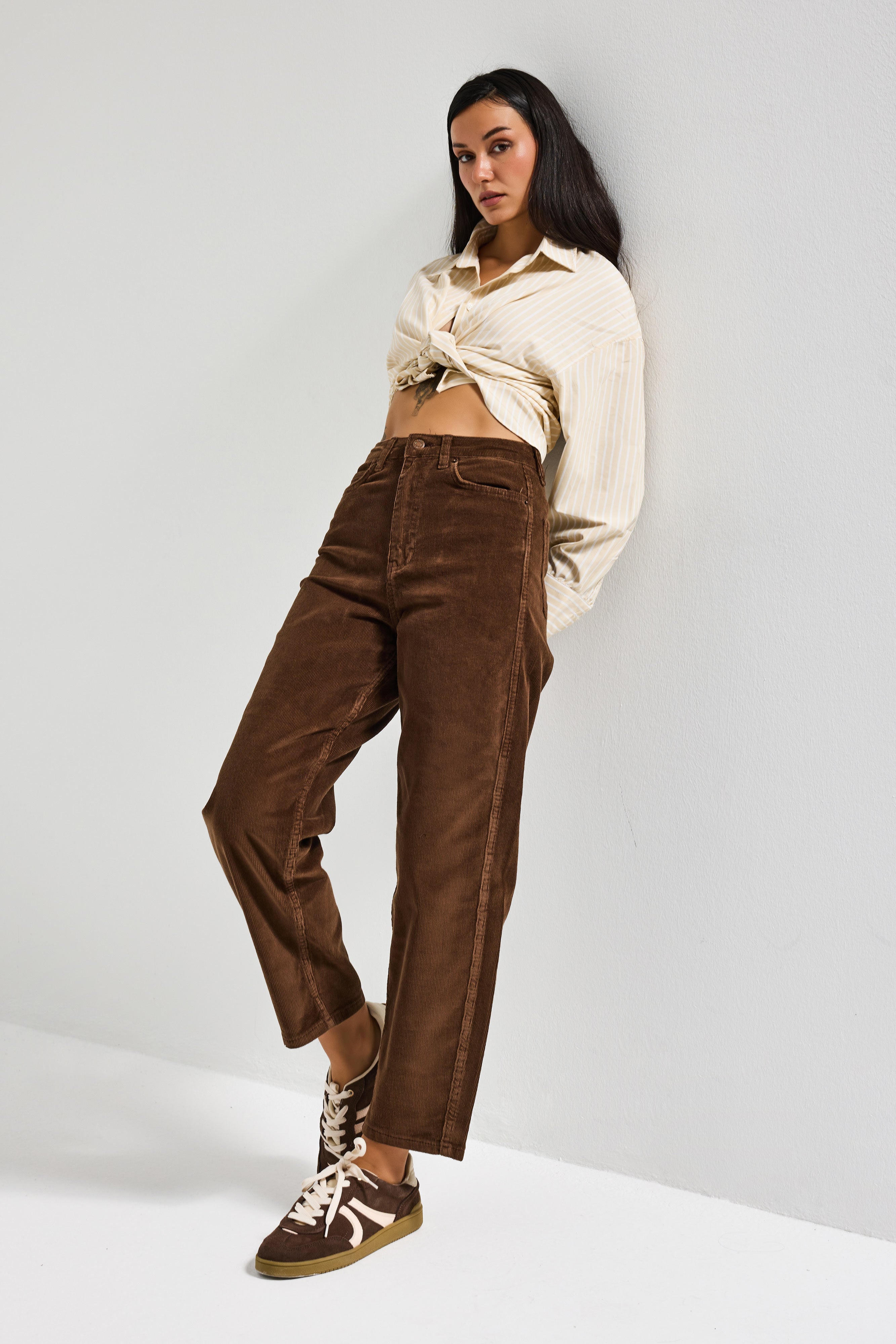 Kadın Kahve Renk 26w5-42 Relax Fit Elastan Kumaş Velvet Kadife Kumaş Pantolon