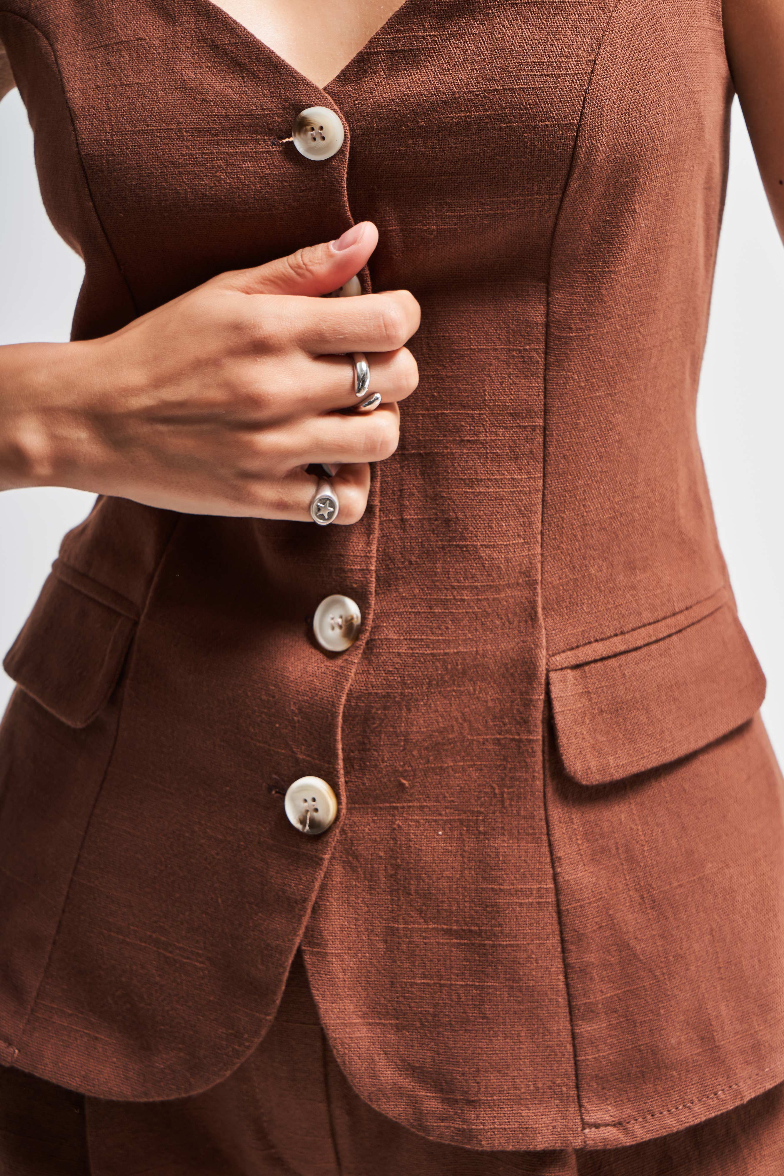 Женский коричневый жилет макси из льняной ткани с бретельками и пуговицами спереди, размер s5-16