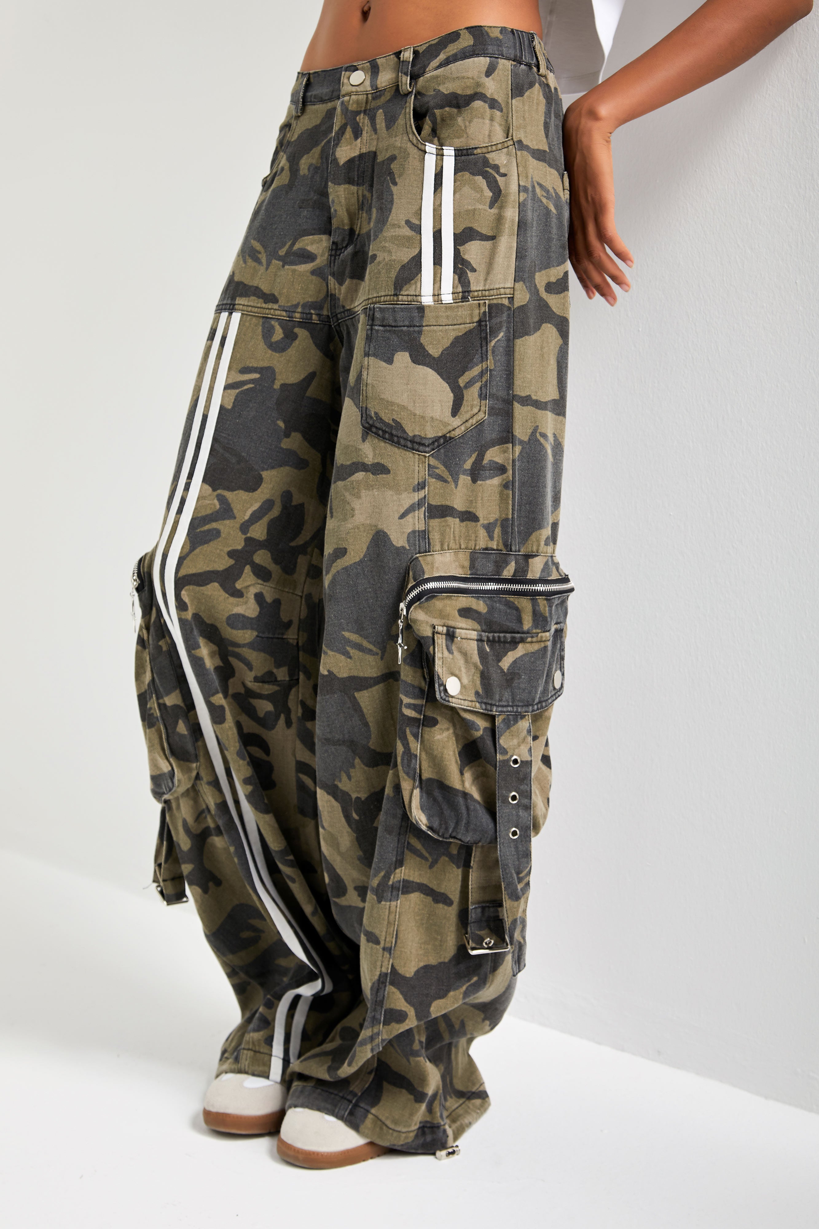 Kadın Kamuflaj Renk Bol Kesim Kargo Cep Özel Tasarım Denim Pantolon