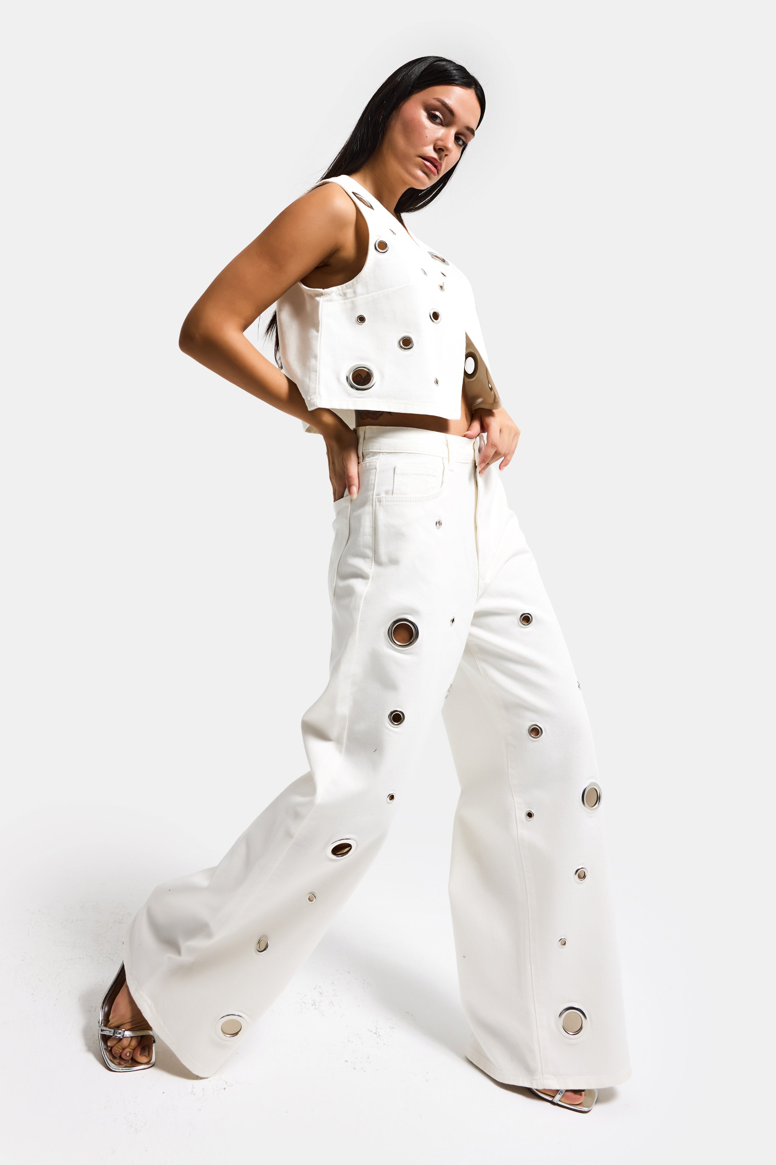 Kadın Kırık Beyaz 7s6-101 Baggy Fit Kuş Gözü Detaylı Özel Tasarım Denim Jean