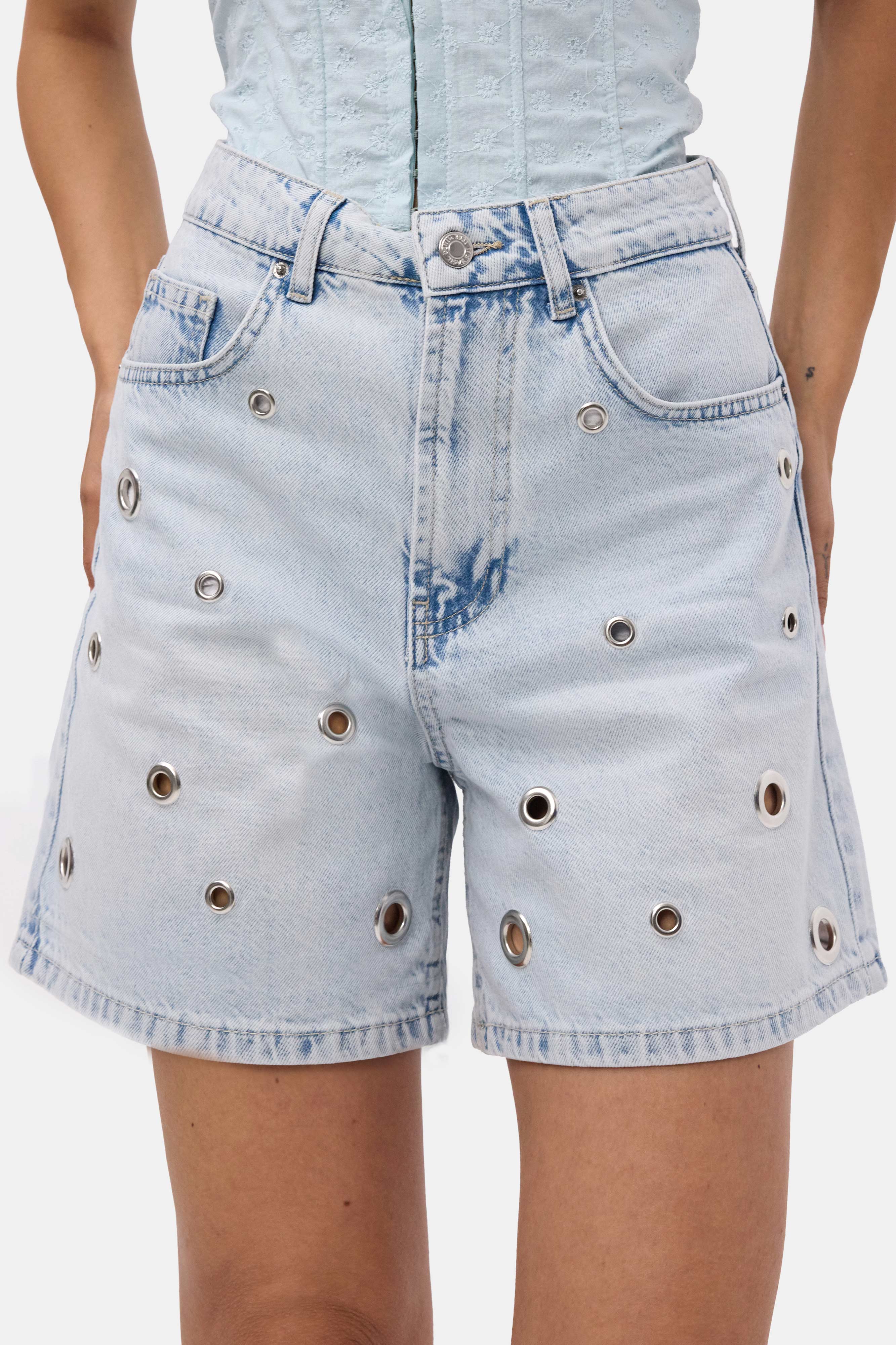 Kadın Kot Rengi 4s6-3 Relax Mom Kuş Gözü Detaylı Tasarım Denim Şort