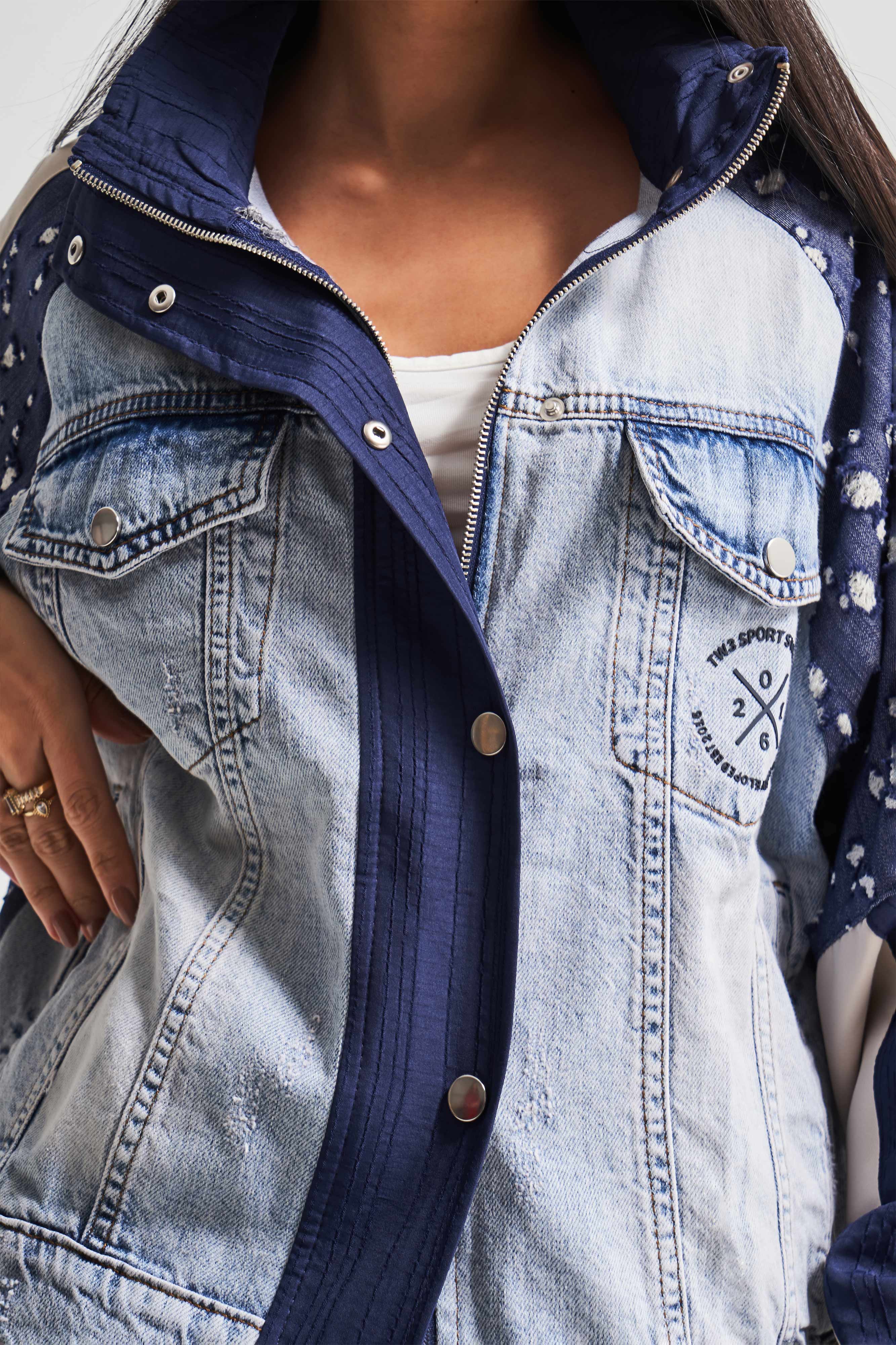 Women's Denim Color Fabric Denim Blend Hooded Oversize Design Jacket