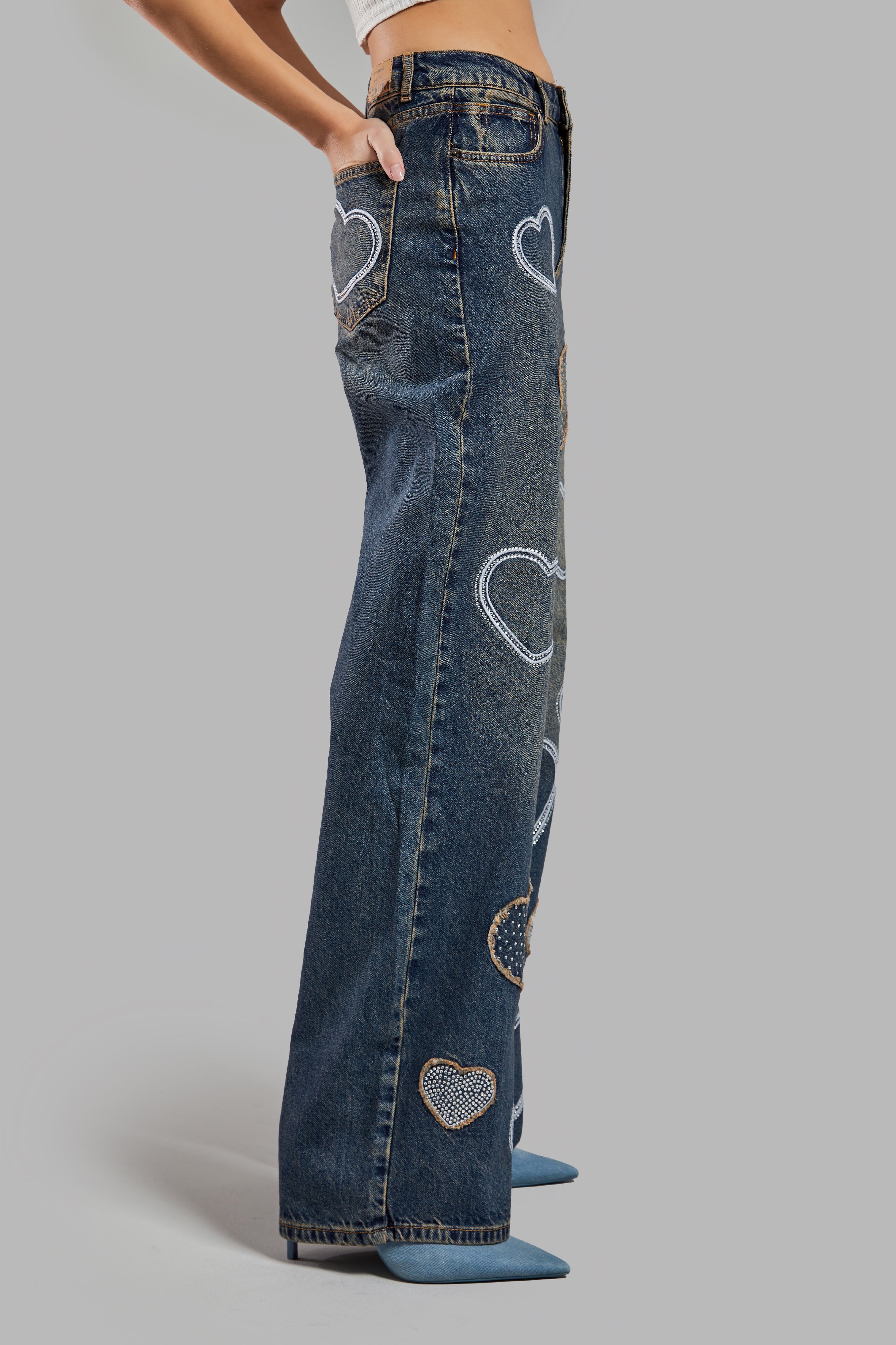 Women's Jeans Color Shiny Stone Heart Detailed Loose Cut Design Denim