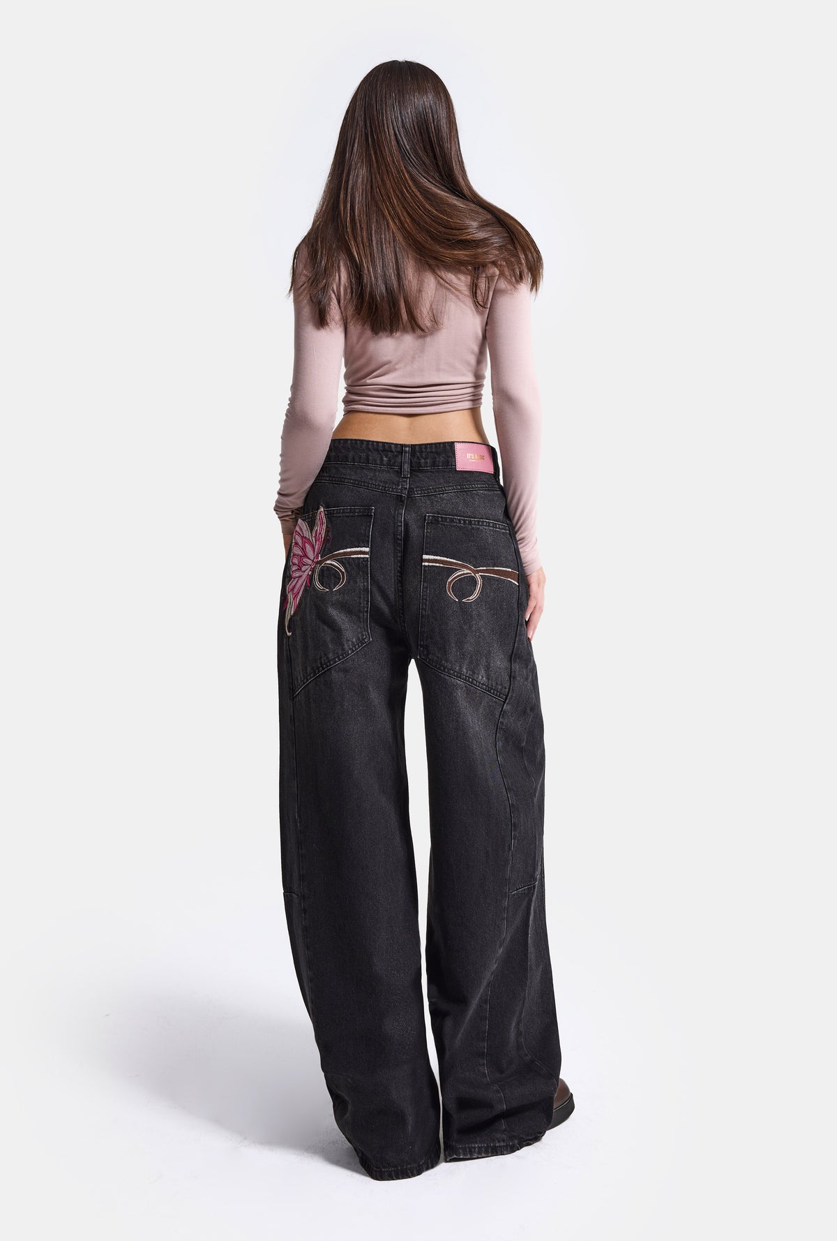 Kadın Koyu Füme 2w6-1 Mega Barrel Fit Nakış Özel Tasarım Denim Jean