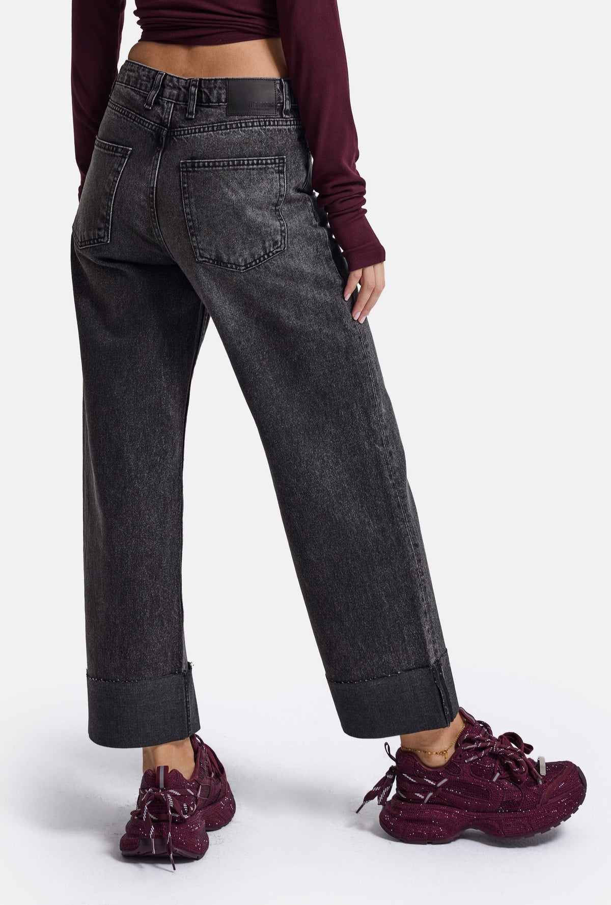 Kadın Koyu Füme 4w6-14 Relaxed Fit Paça Detaylı Denim Jean