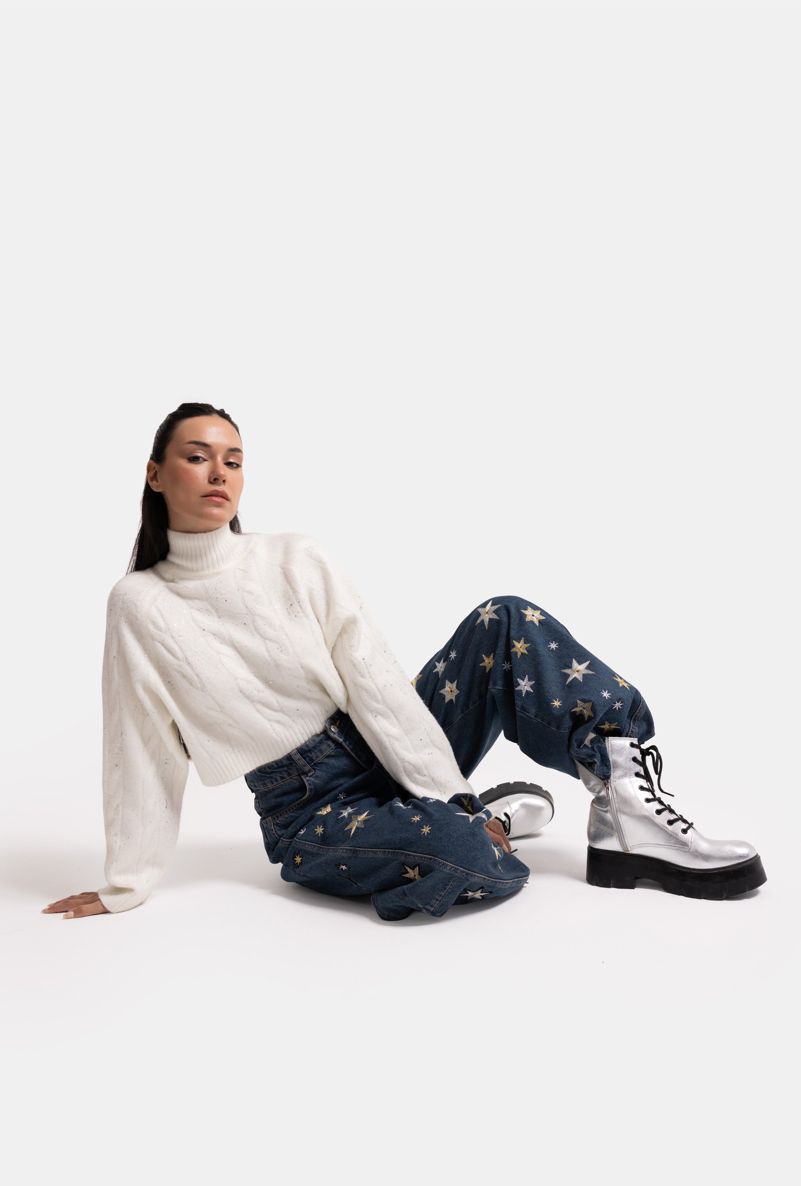 Kadın Koyu Kot 1w6-8 Mega Baggy Yıldız Nakış Detaylı Özel Tasarım Denim Jean