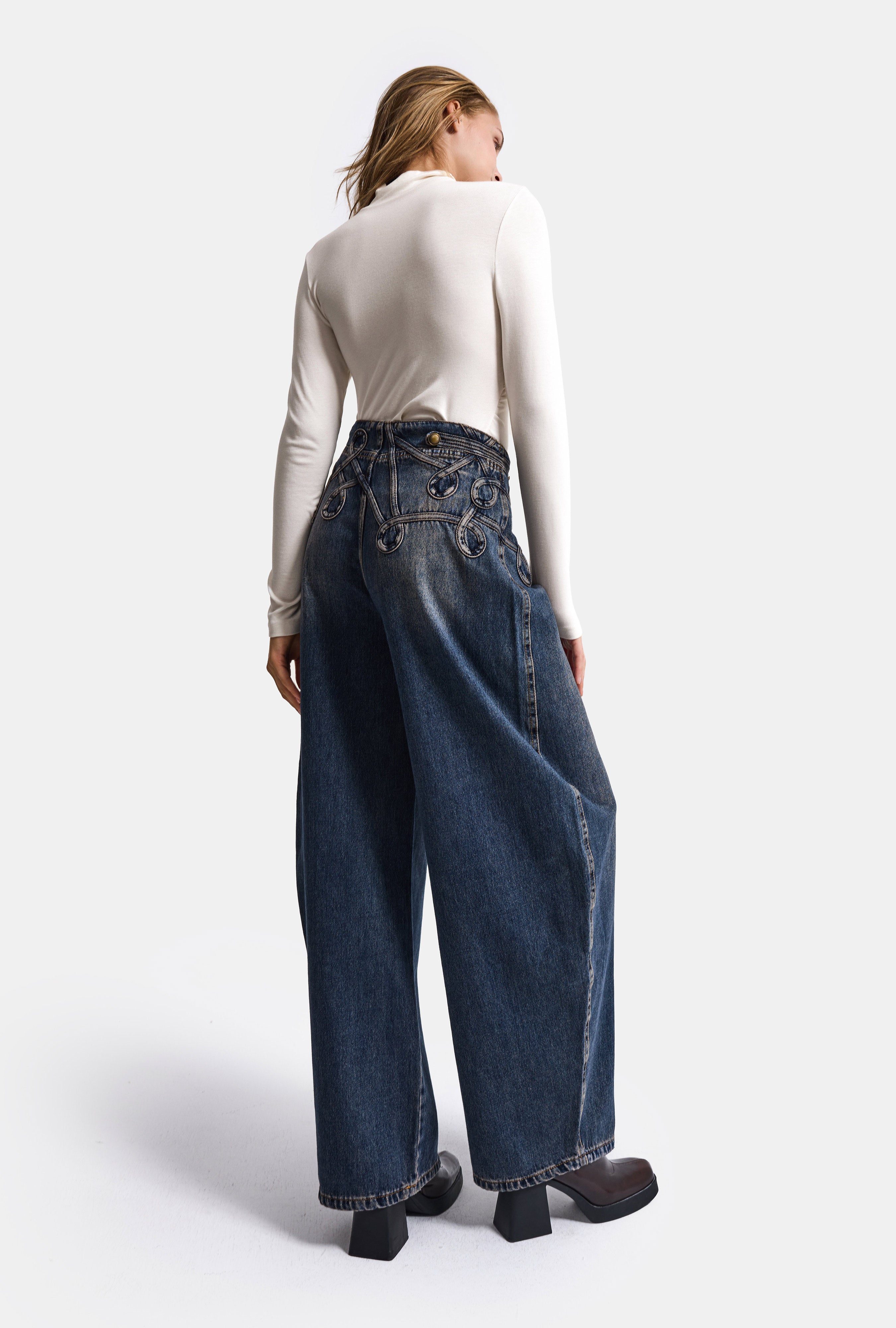 Kadın Koyu Kot 4w6-8 Barrel Fit Bol Kesim Nakış Detaylı Tasarım Denim Jean