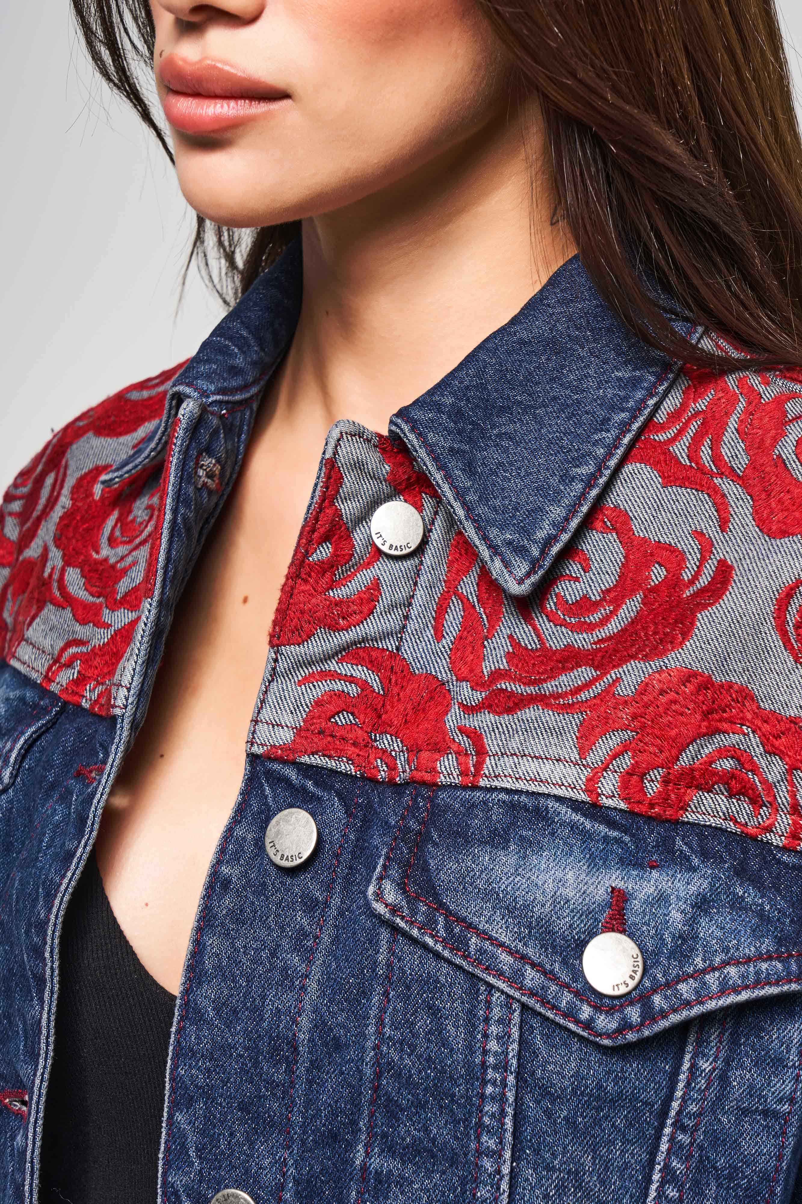 Kadın Koyu Kot Rengi 2w5-10 Özel Kırmızı Desen Nakışlı %100 Koton Tasarım Denim Ceket